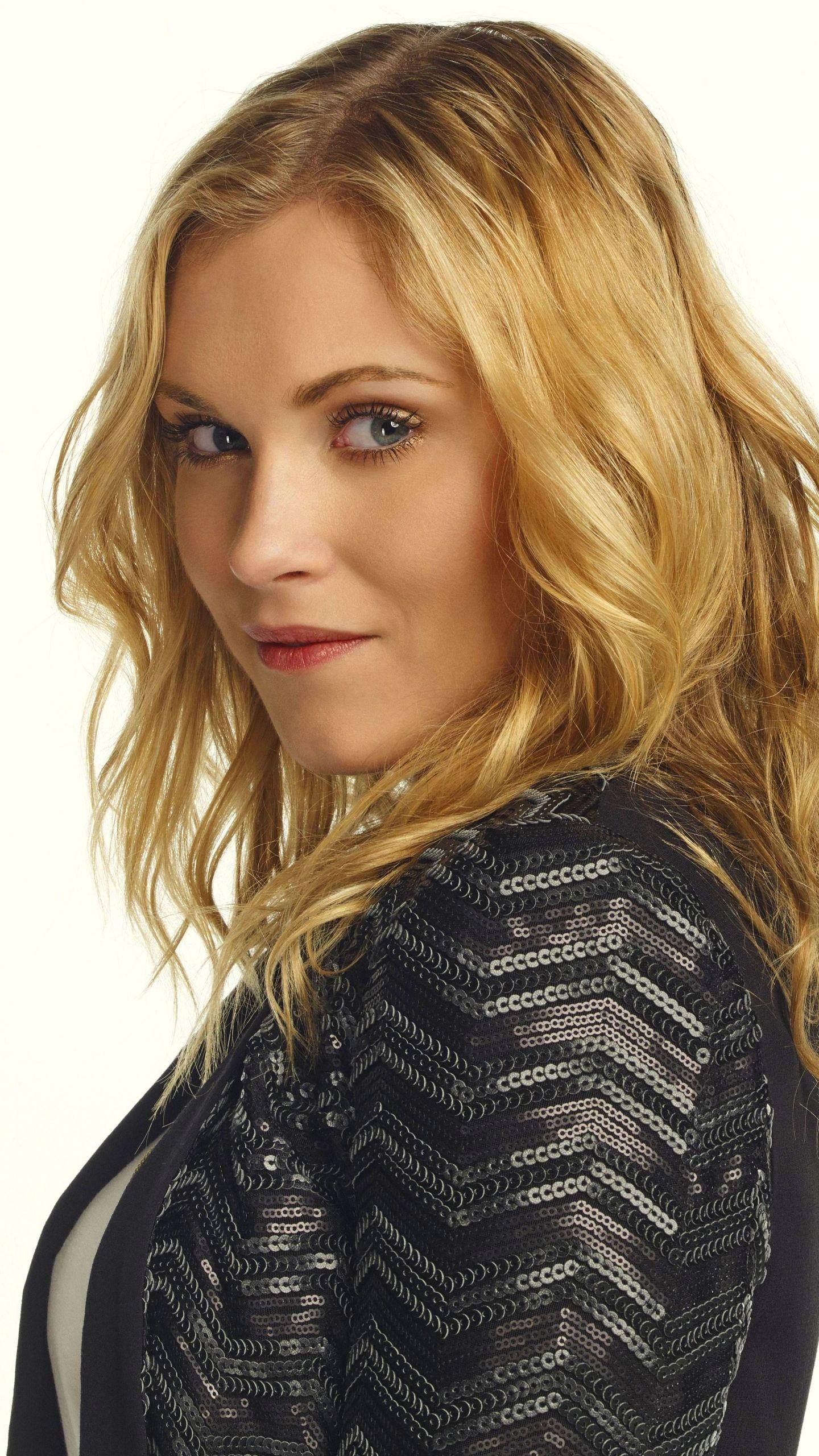 4K Wallpaper Eliza Taylor