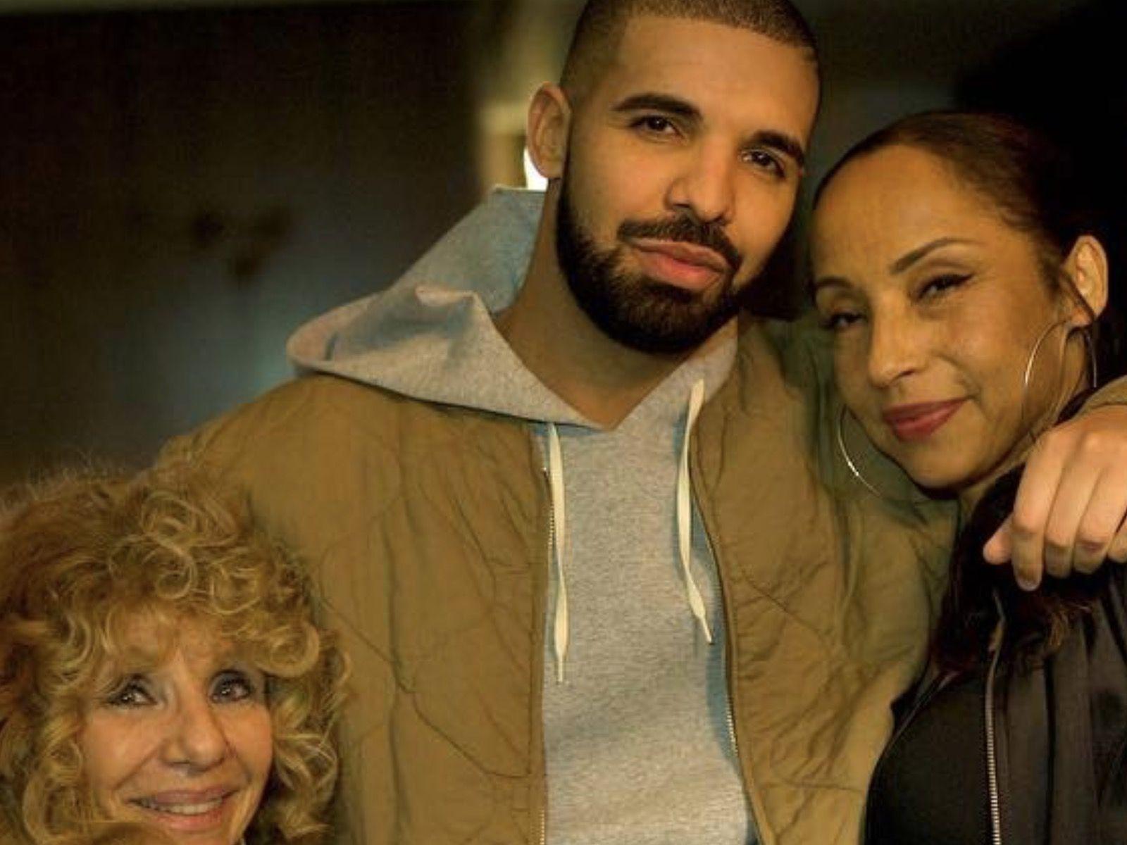 1600x1200 Drake Reacts To Kendrick Lamar's DAMN. Sales, Wants K. Dot & J. Cole