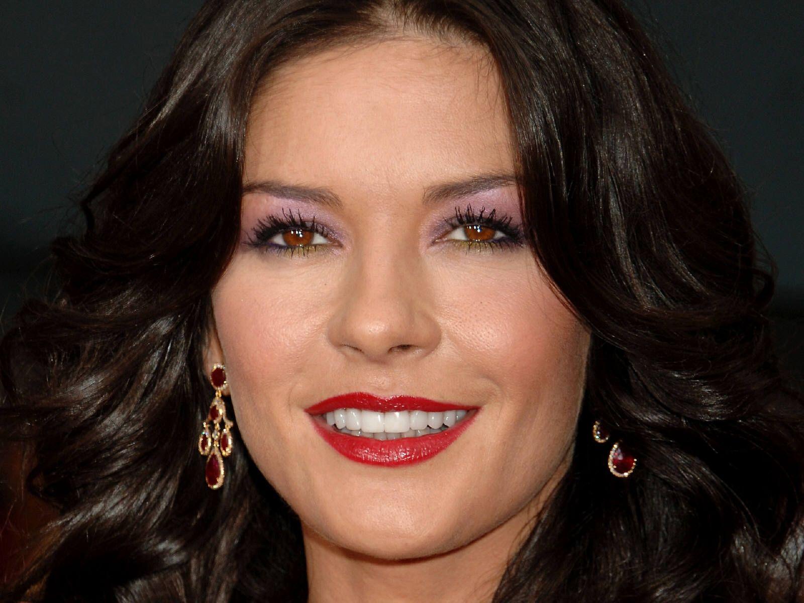 1600x1200 Wallpaper Catherine Zeta Jones Celebrities