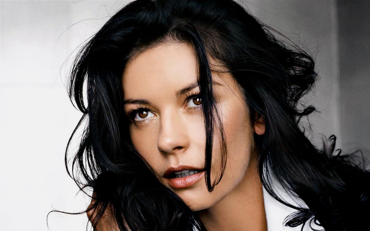 1280x800 Catherine Zeta Jones Wallpaper