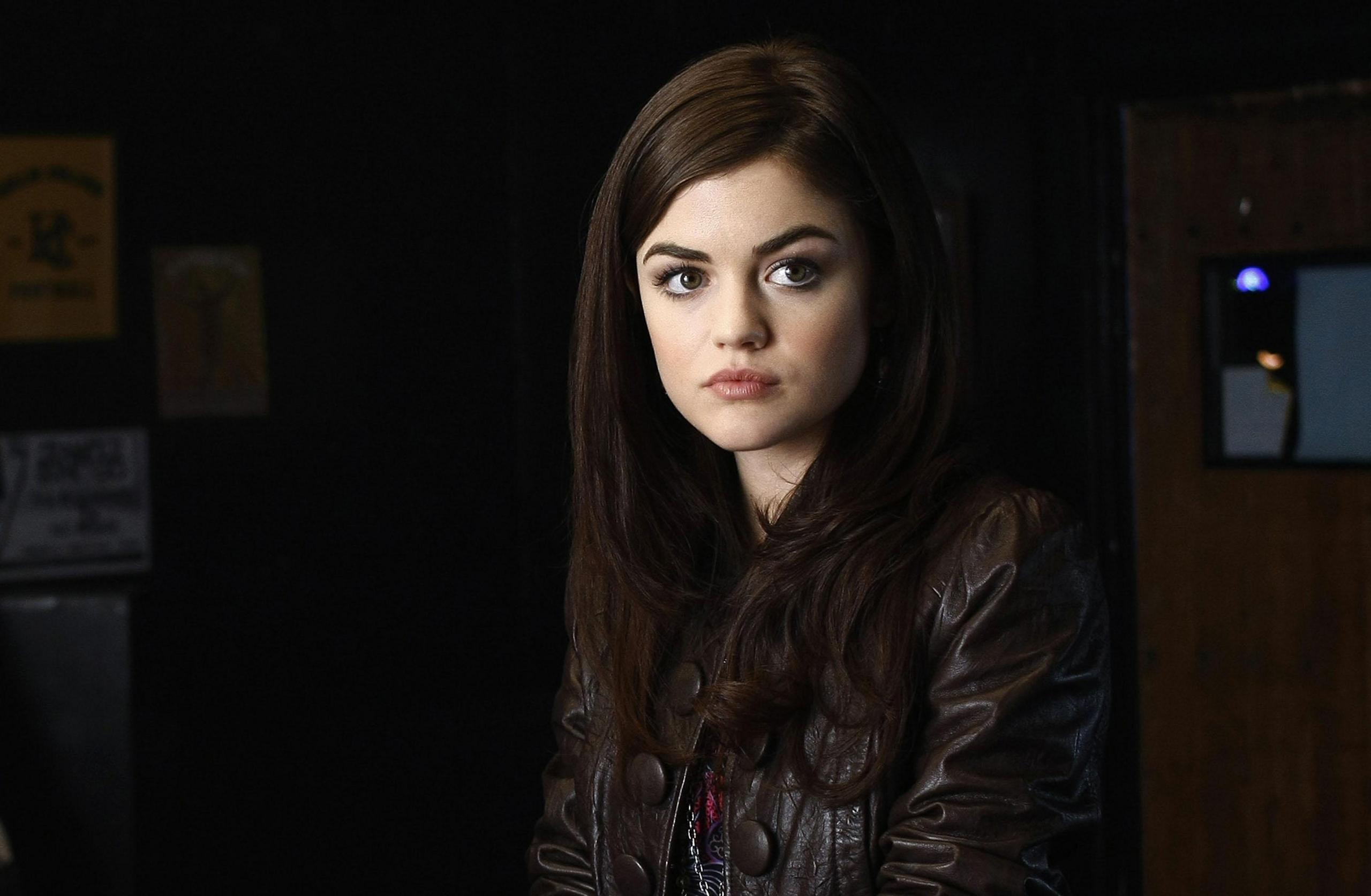 2560x1673 Lucy Hale 8945 2560x1673px