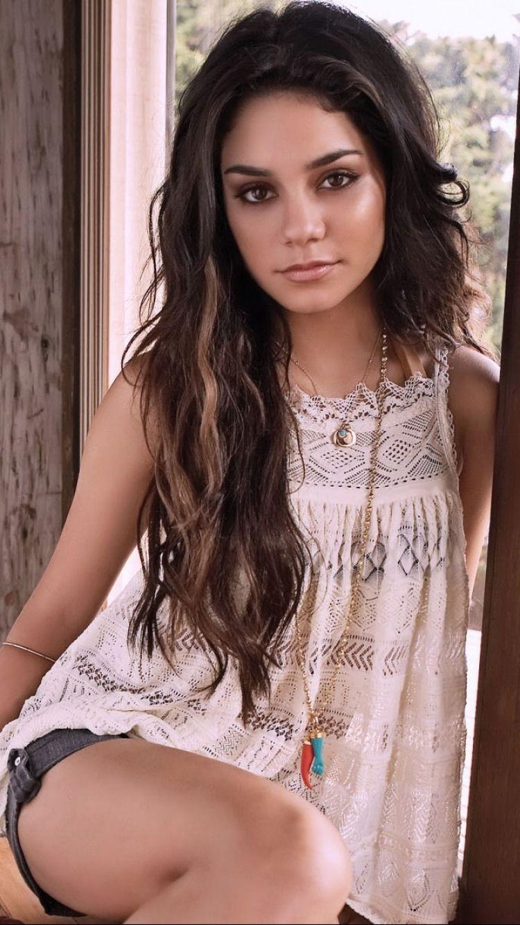 750x1334 Celebrity Vanessa Hudgens (750x1334) Wallpaper
