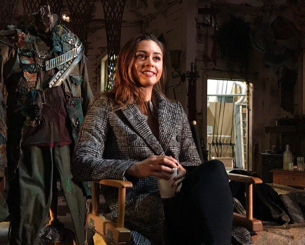 1024x823 The 100 (TV Show) image Lindsey Morgan HD wallpaper