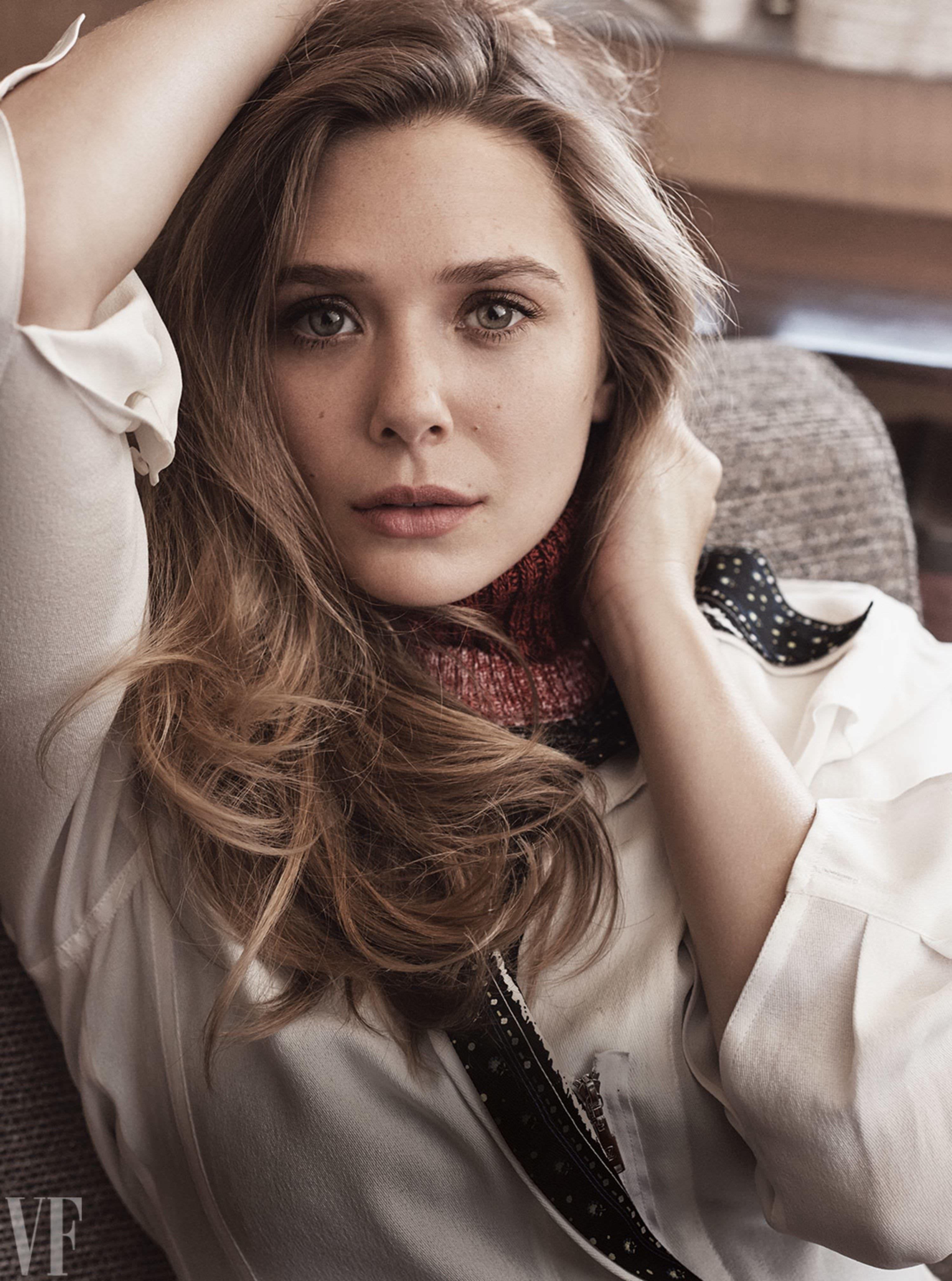 3000x4034 Elizabeth Olsen 01 wallpaper