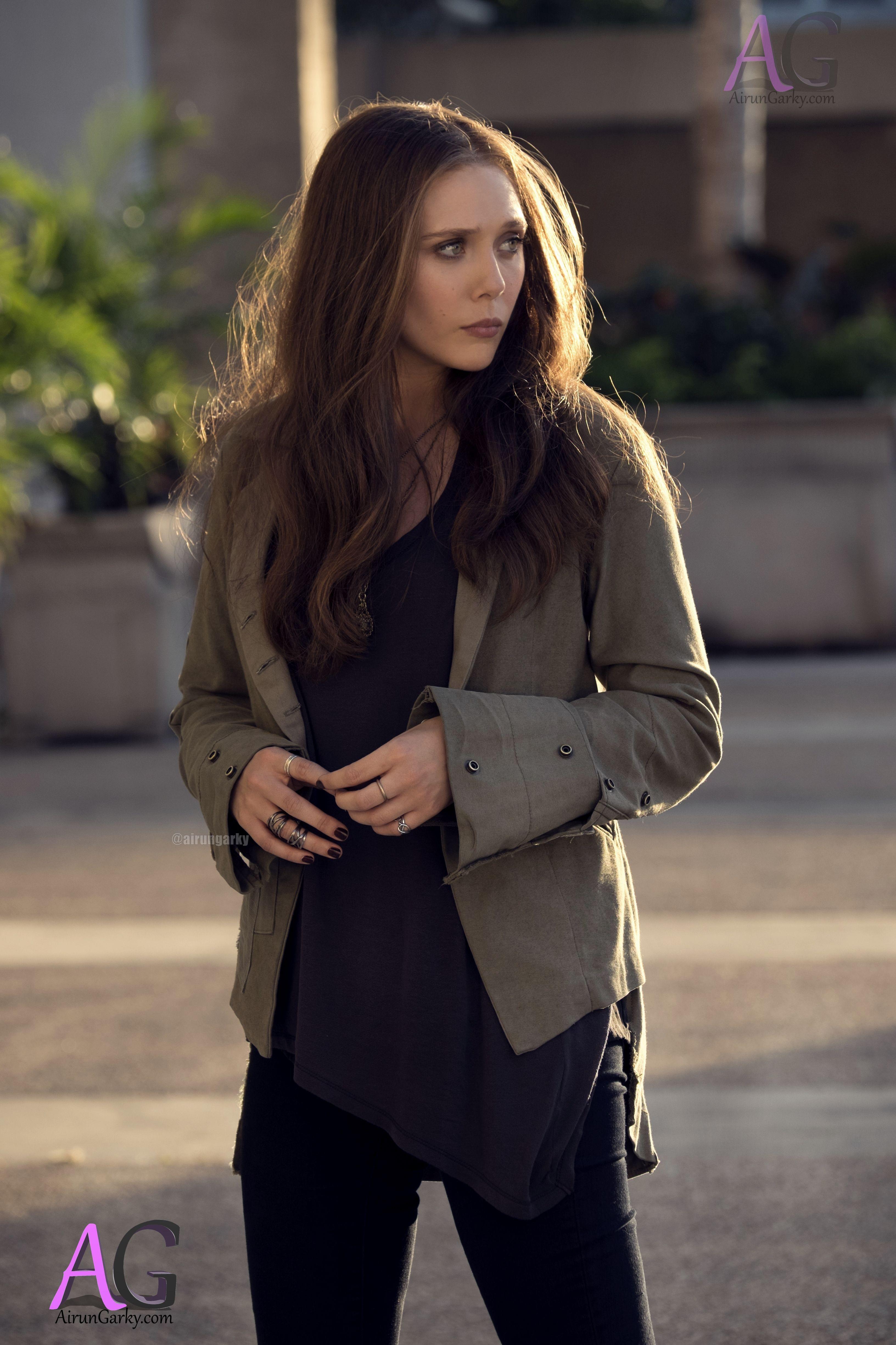 3264x4896 Wanda Maximoff Wallpaper