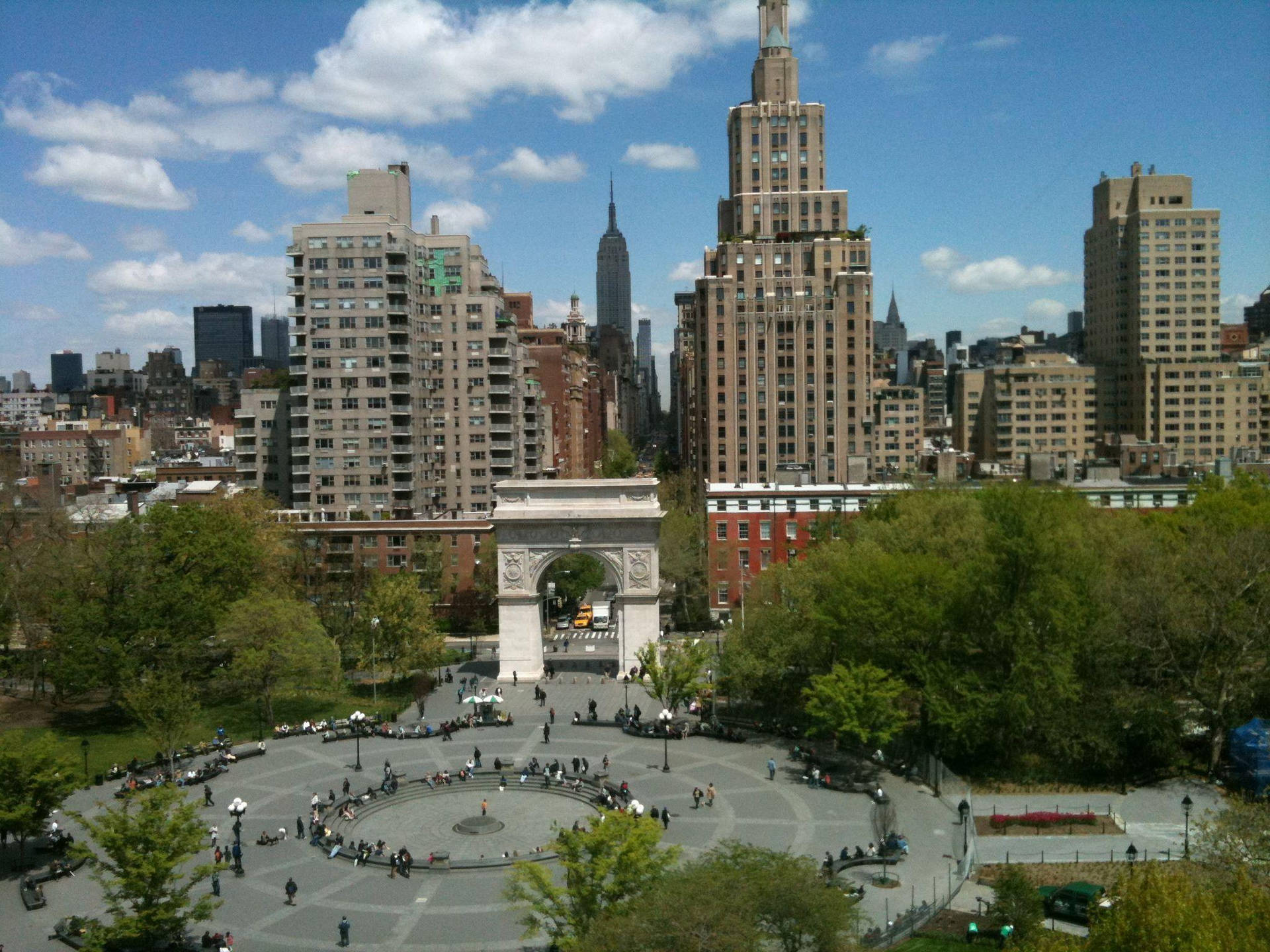 1920x1440 Washington Square Park In NYU Wallpaper