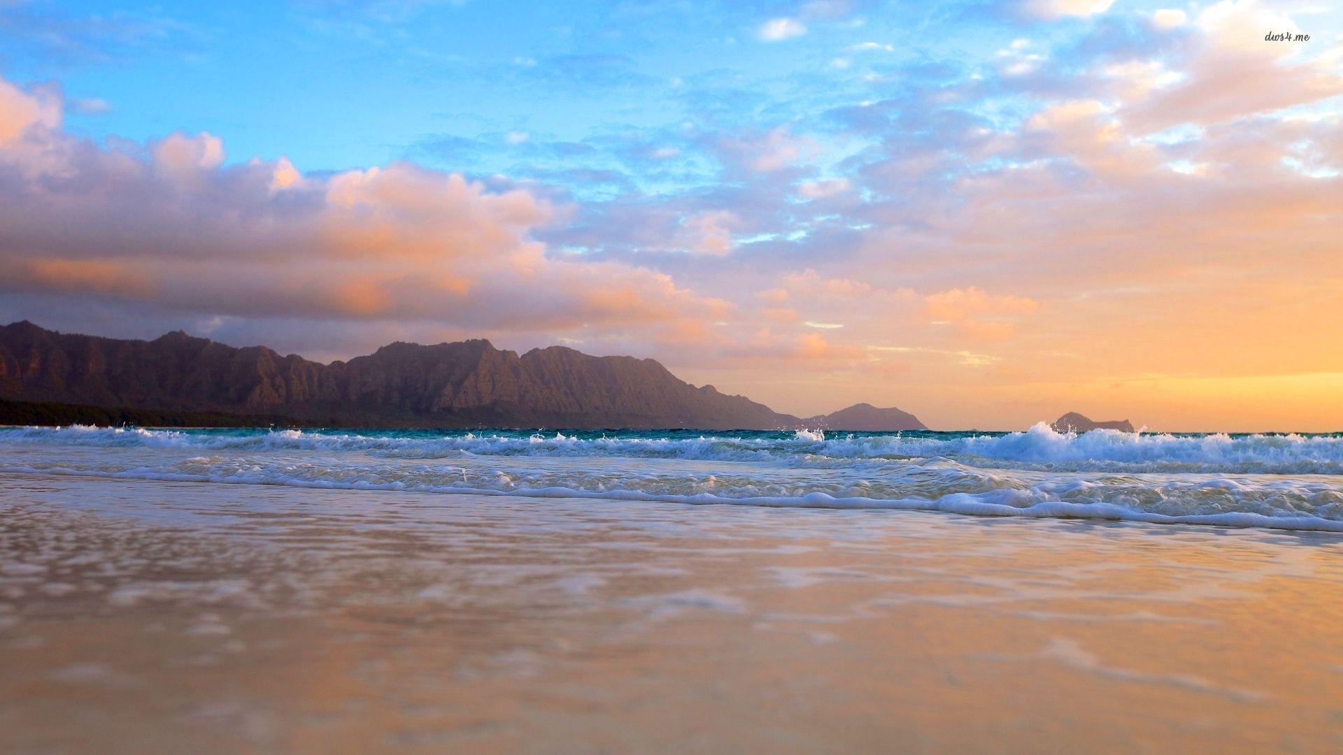 1920x1080 Waves Reaching To A Sandy Beach In Hawaii Wallpaper