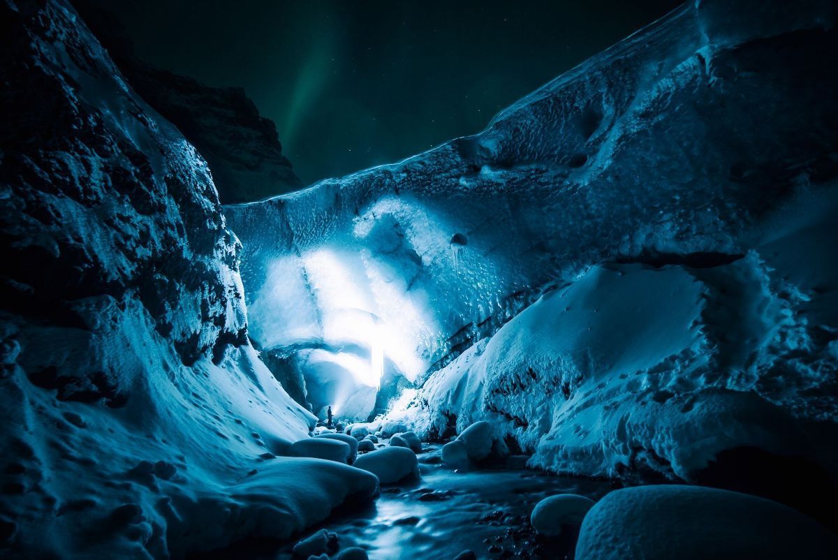 1200x802 HD Desktop Background With ice ravine