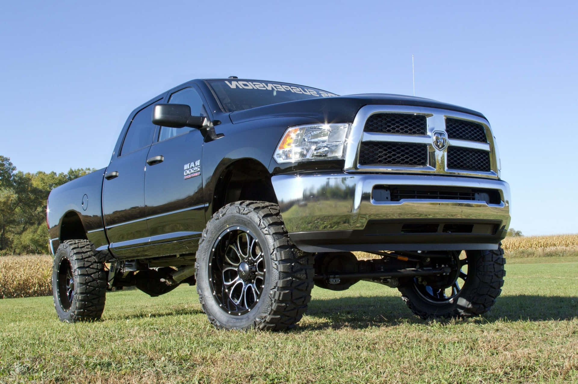 1920x1275 Trucks With Black Rims Wallpaper