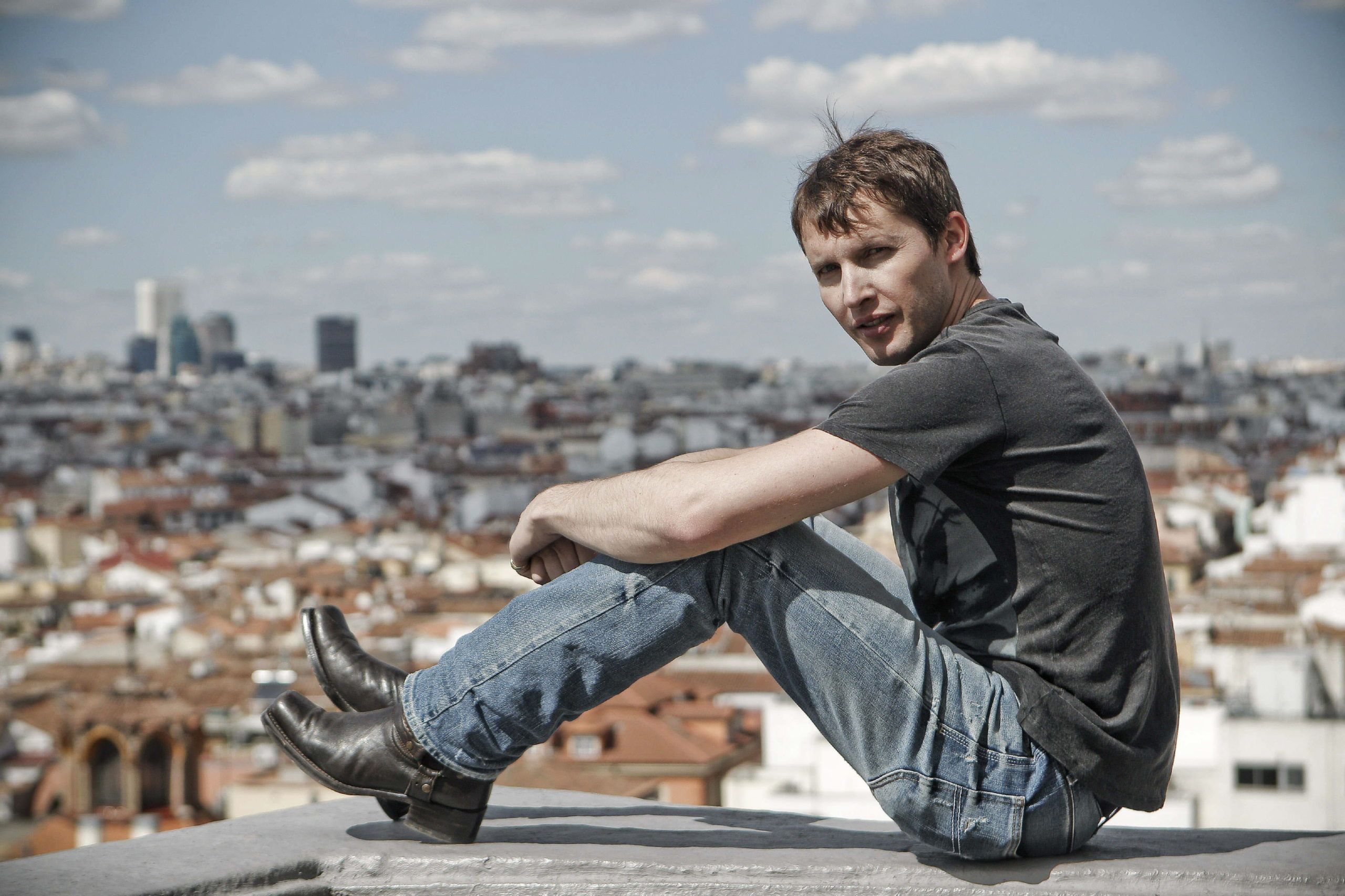 2560x1706 James Blunt Desktop Wallpaper 1