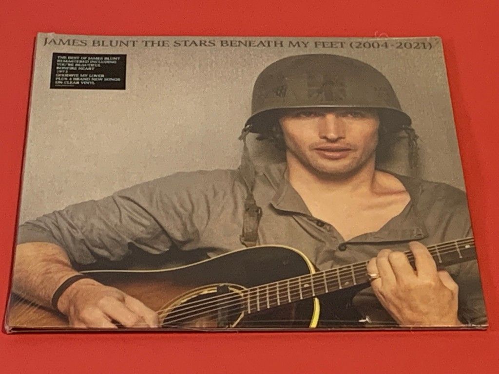 1024x768 James Blunt record and vinyl