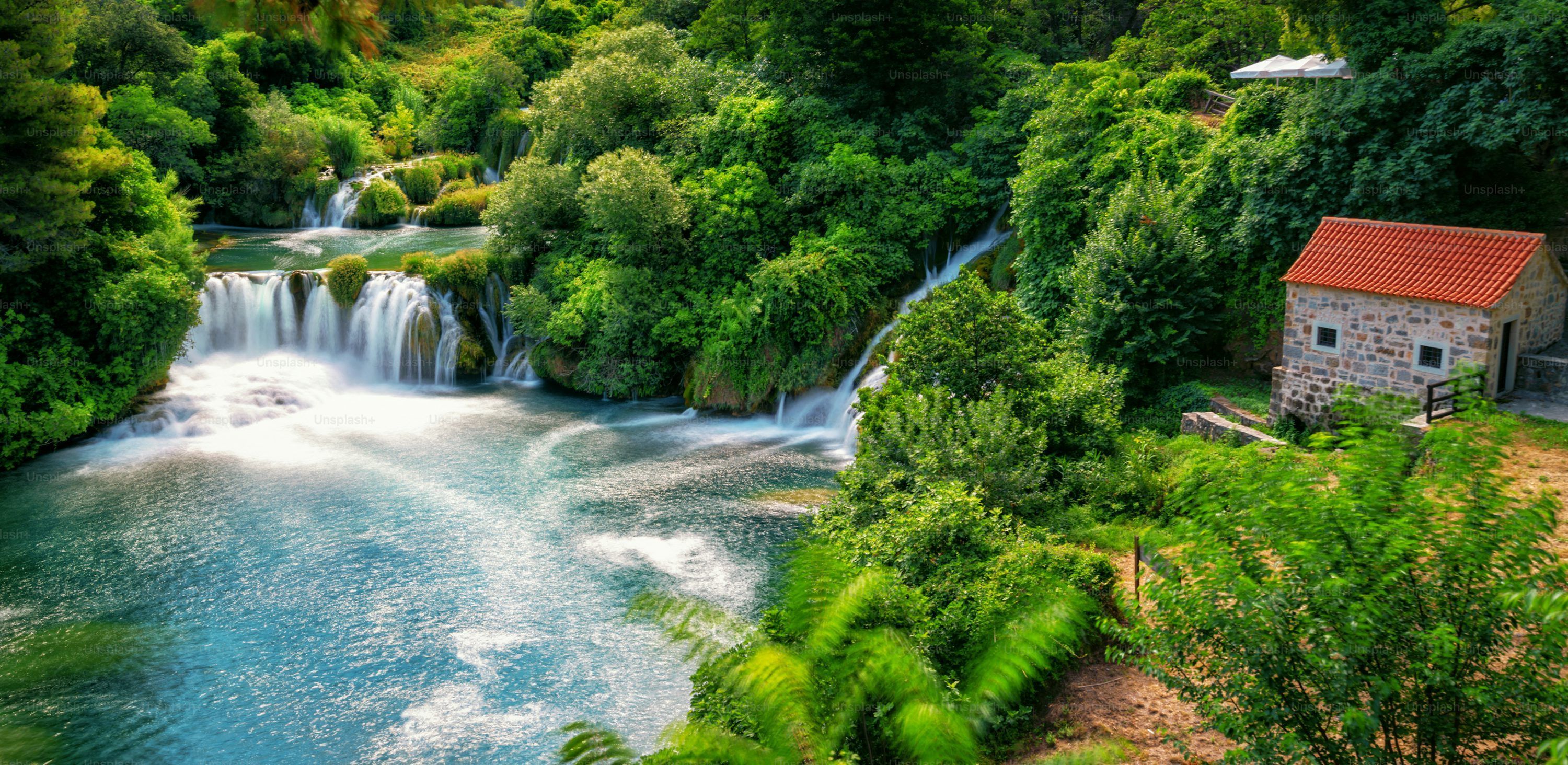 3000x1464 Flowing Water Picture HD