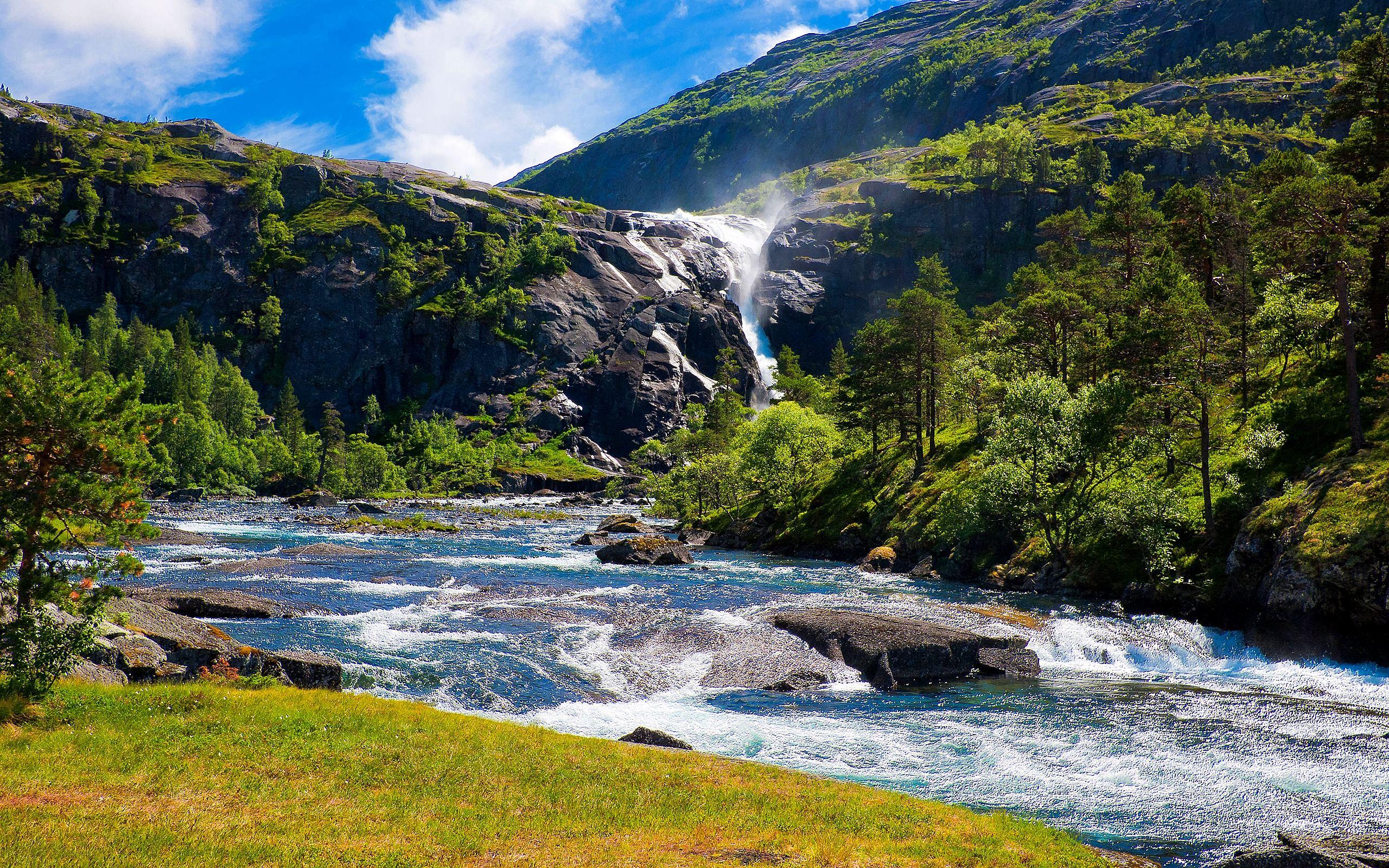 2560x1600 Mountain River Desktop Wallpaper