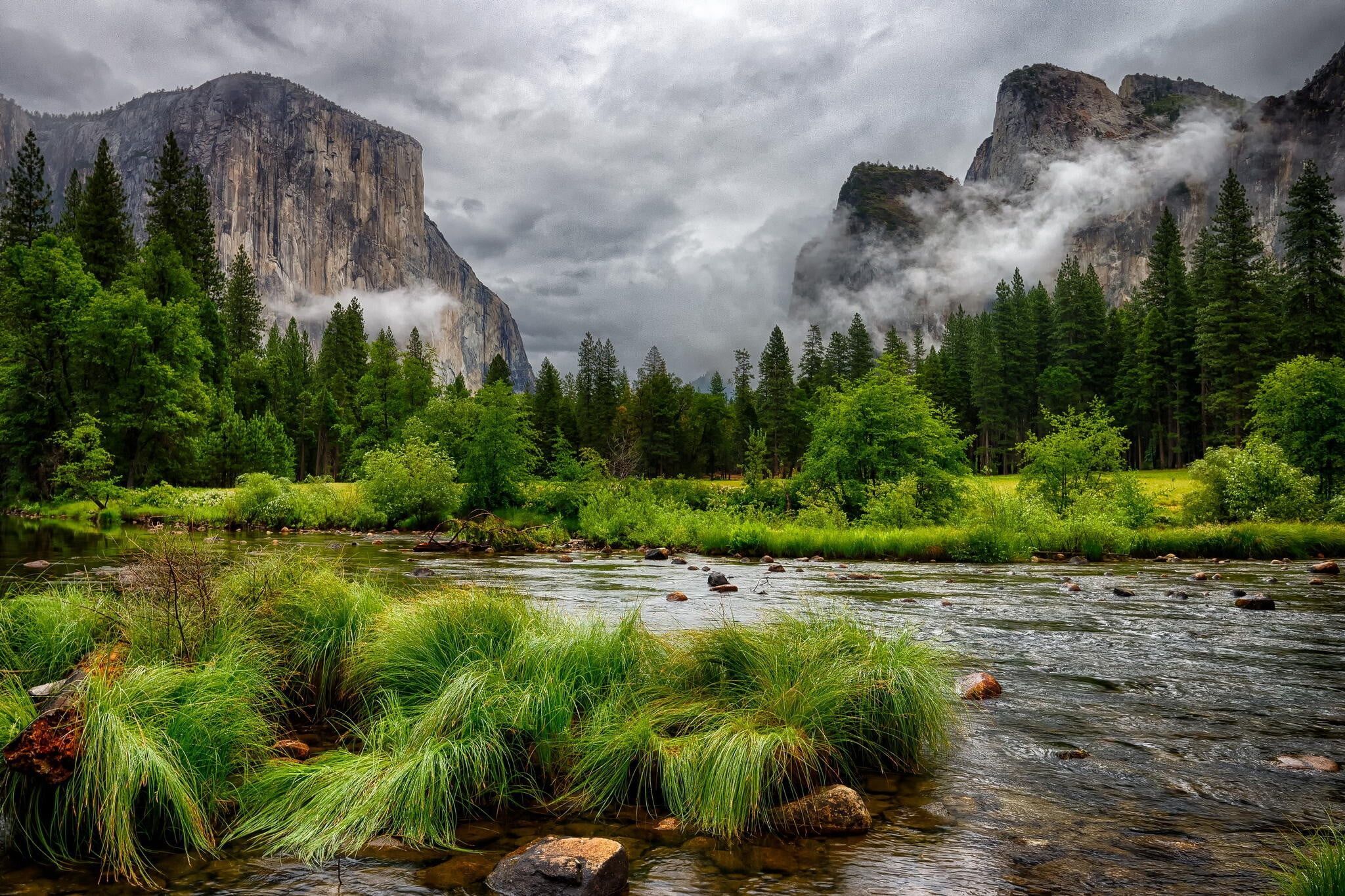 2048x1365 River Wallpaper