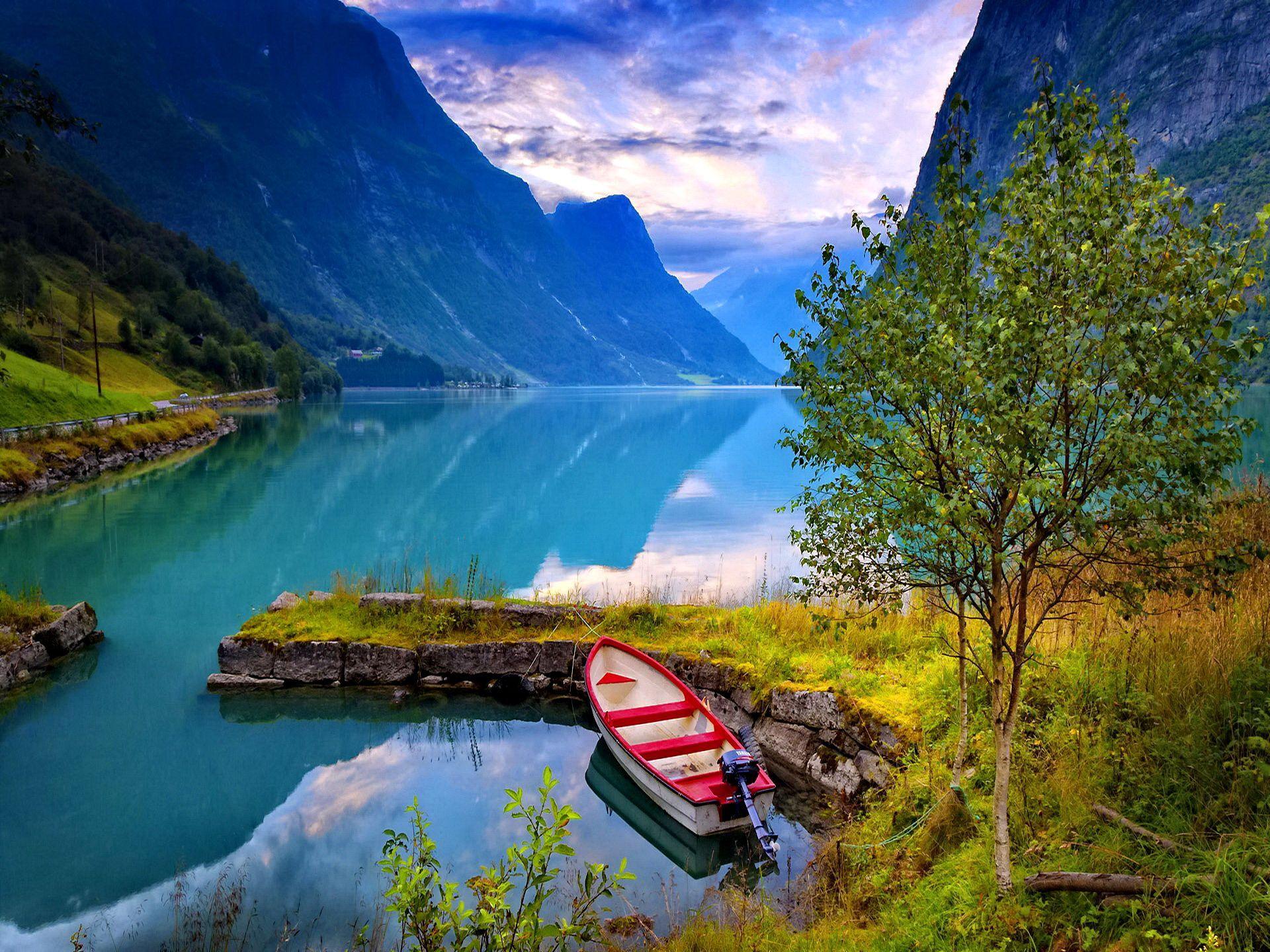 1920x1440 River Mountain Wallpaper