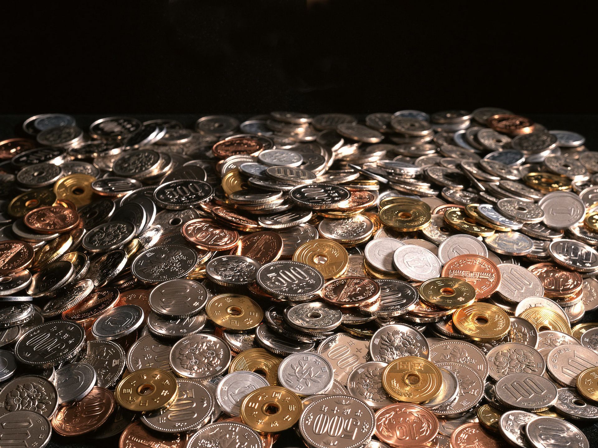1920x1440 Silver Coins Wallpaper