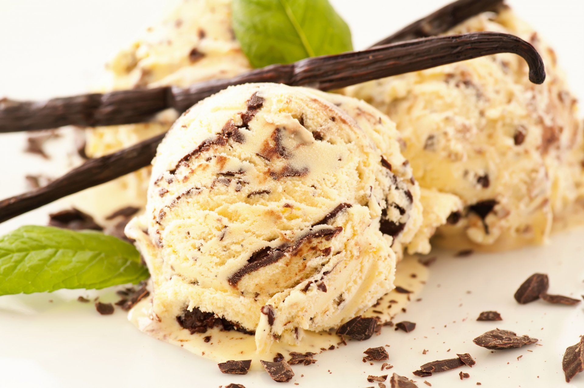 1920x1276 Indulge in Vanilla Delight: A 4K Ultra