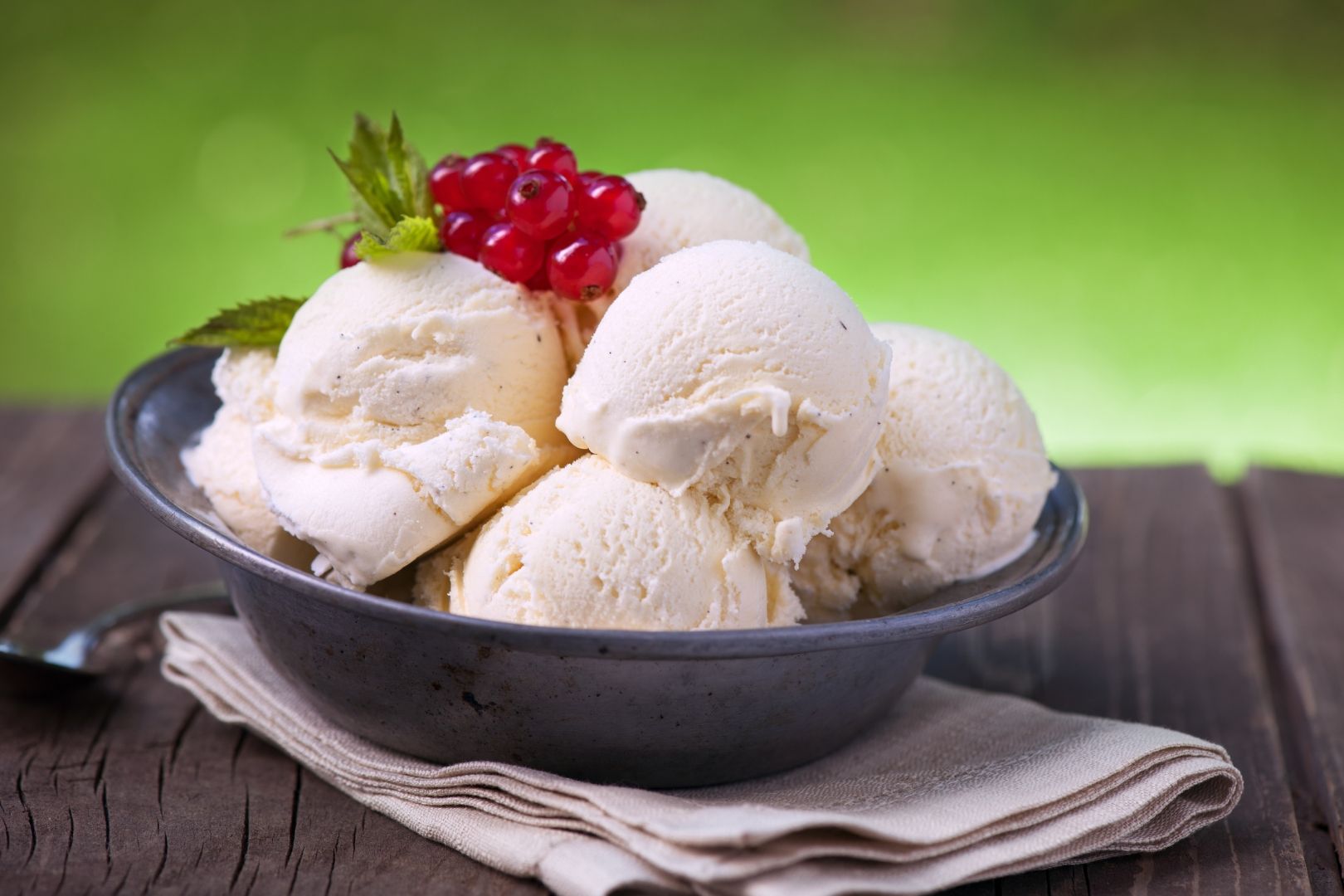 1620x1080 Recipe: French Vanilla Ice Cream