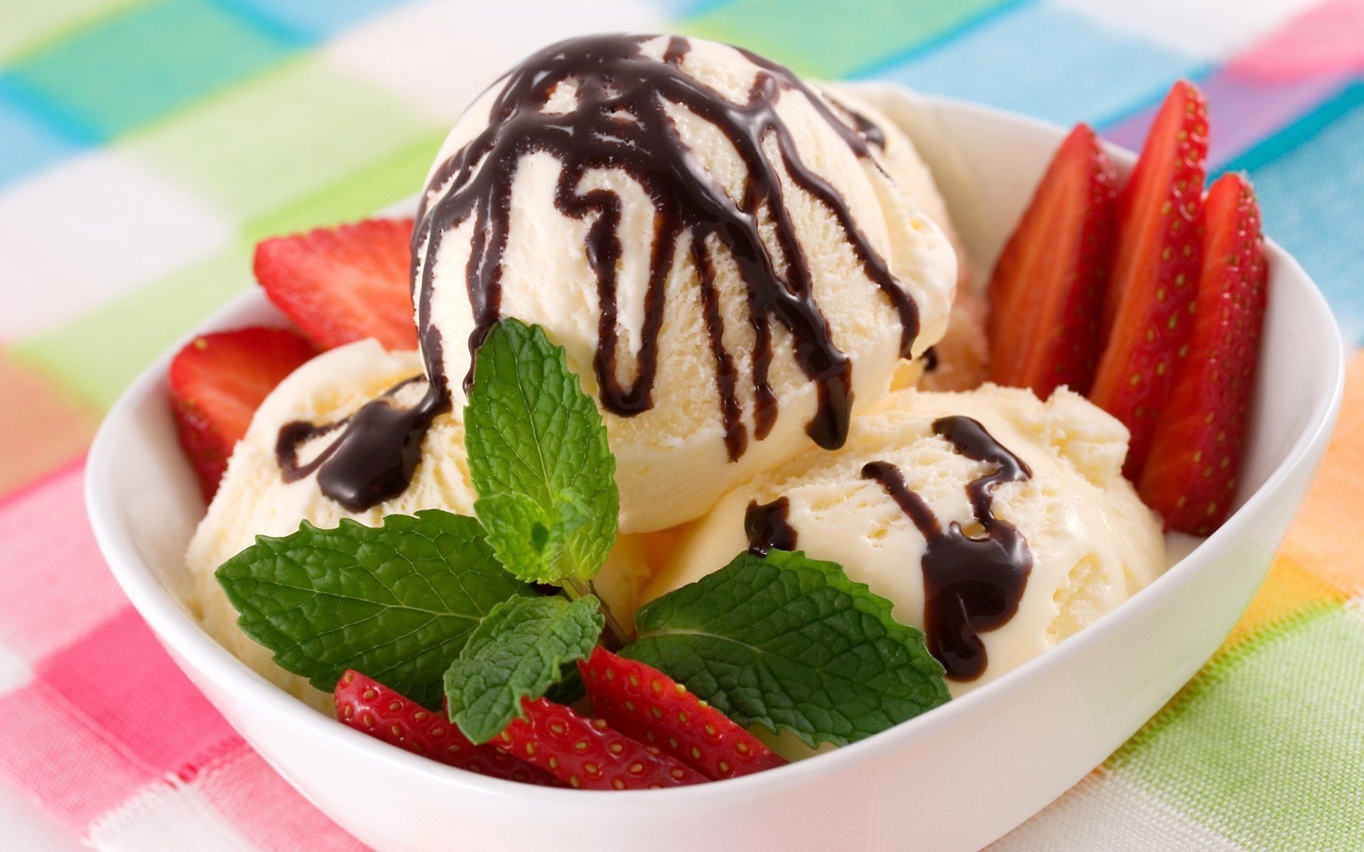1920x1200 HD Ice Cream Delight Wallpaper