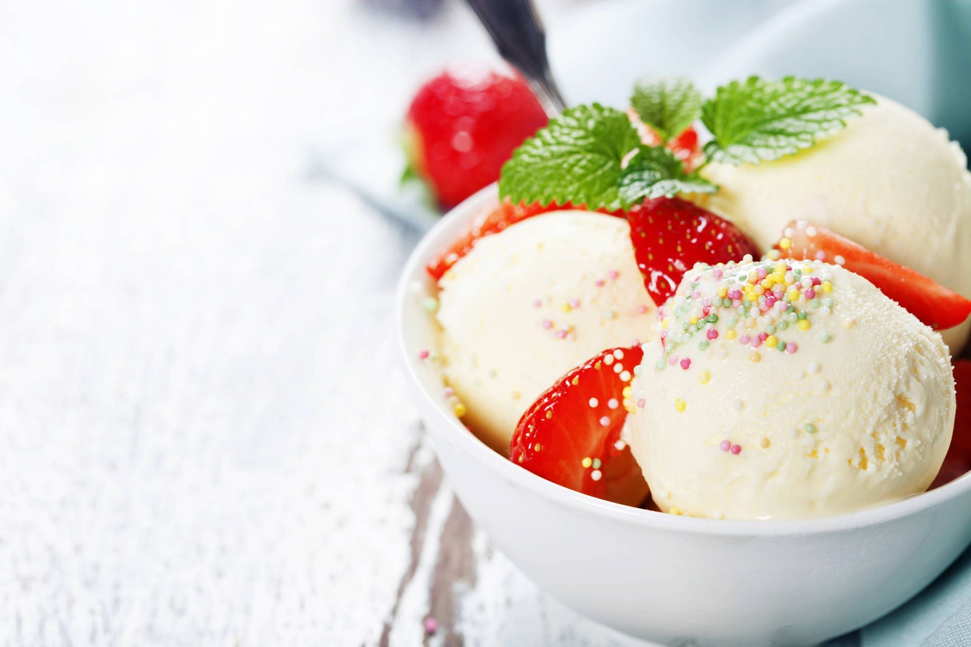 1920x1280 Strawberry Wallpaper