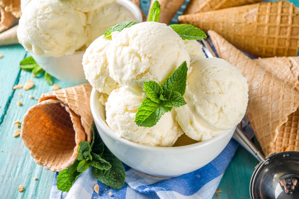 1140x761 Homemade Vanilla Ice Cream