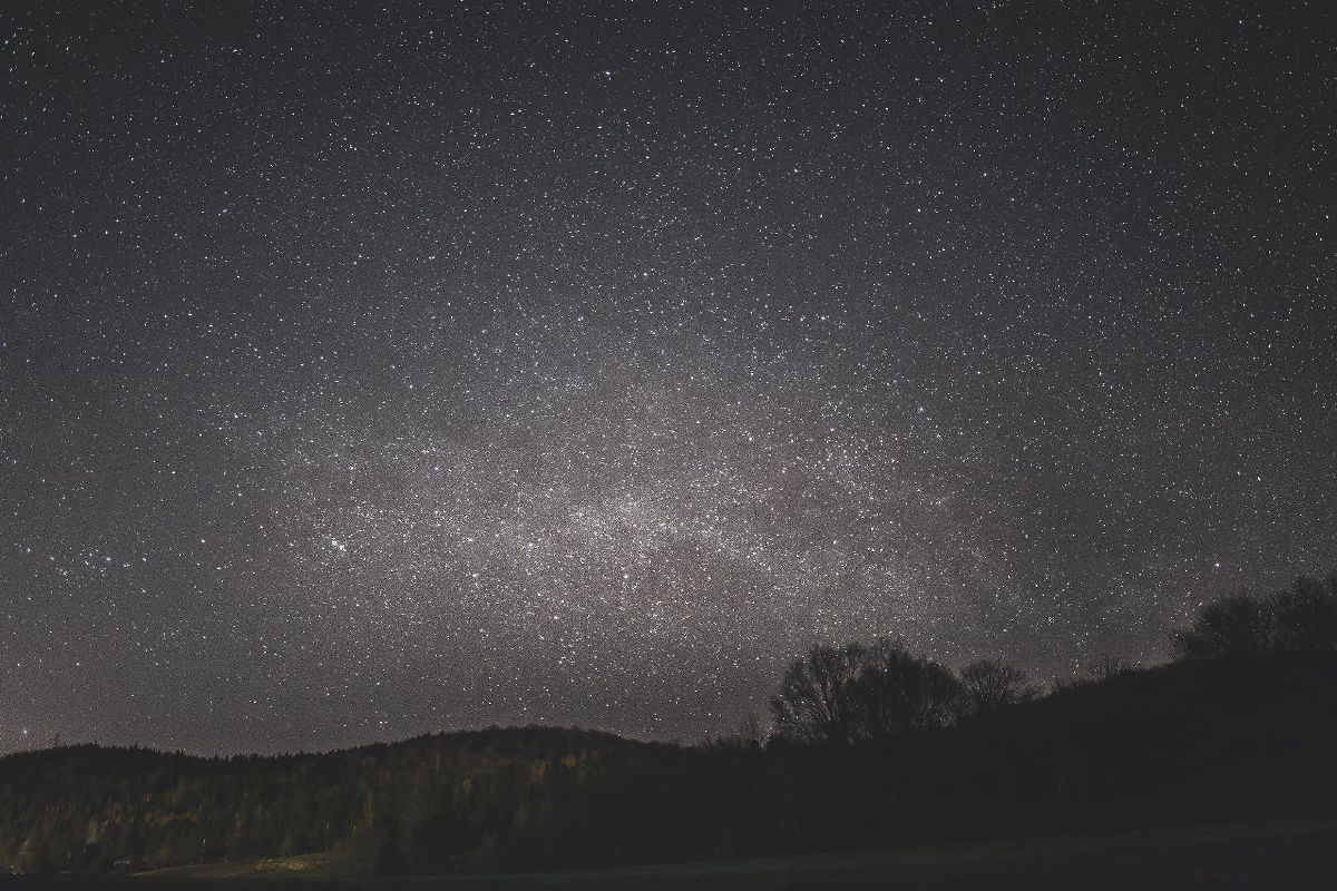 1200x800 HD Desktop Background With dreamy sky