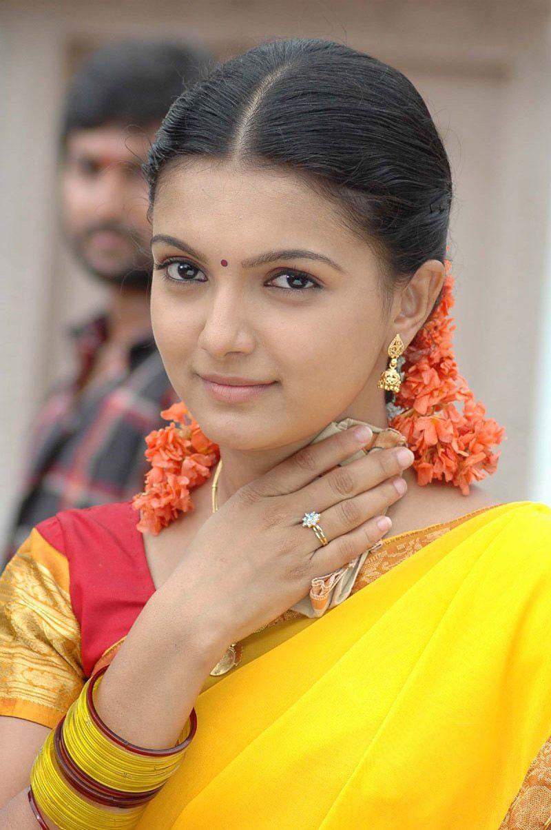 800x1204 Theoxygenious: Cute Actress Saranya Mohan Telugu Actress Photos