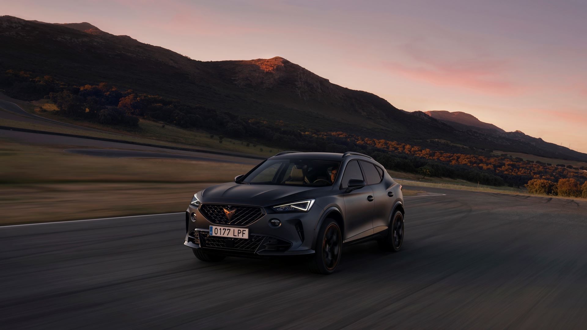 1920x1080 CUPRA Formentor's five−cylinder heart