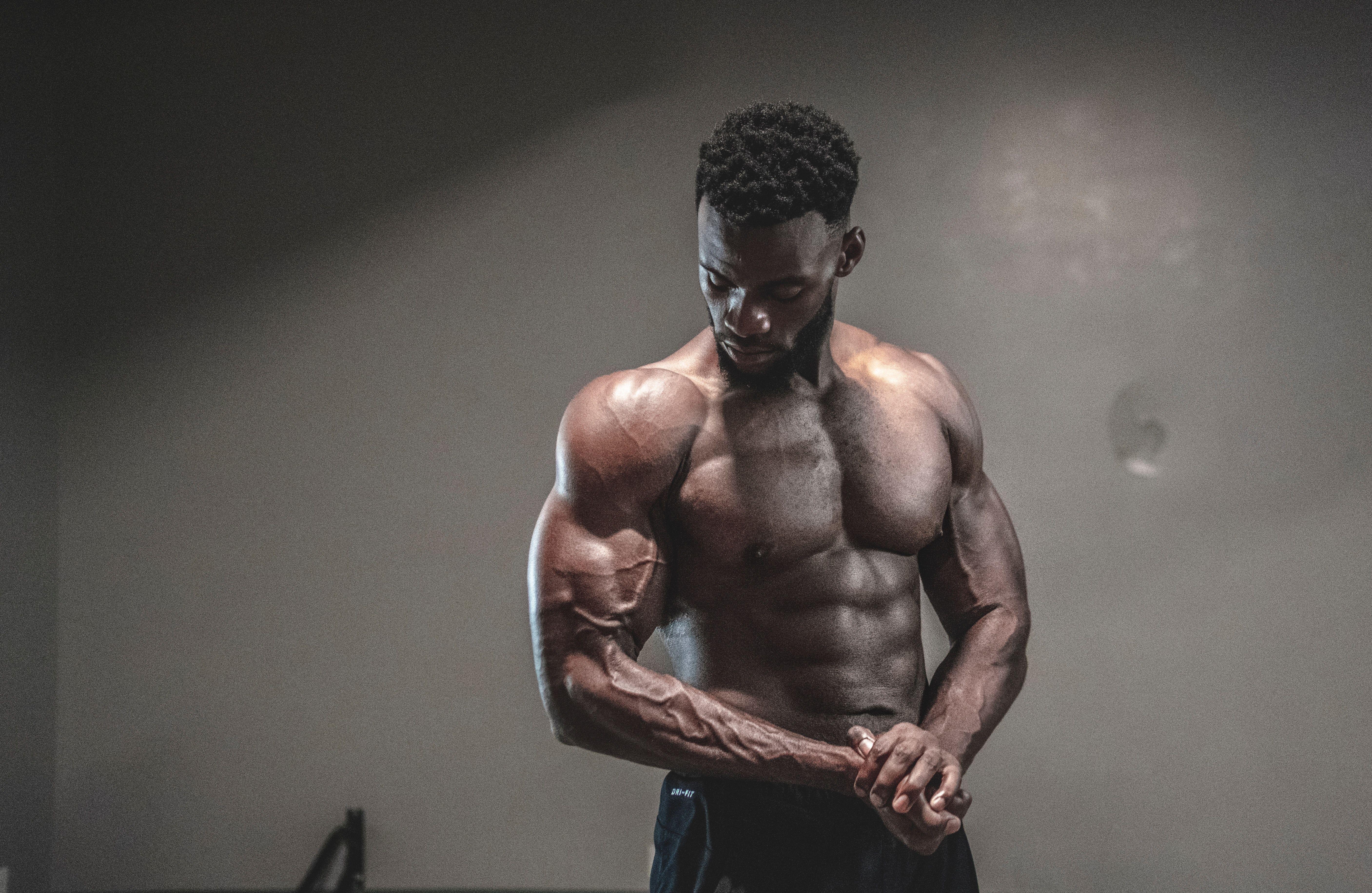 5628x3664 Photo of Man With Muscular Body · Free