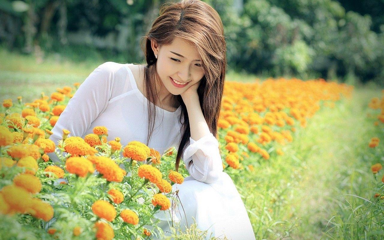 1280x800 Beautiful Girl For Laptop wallpaper
