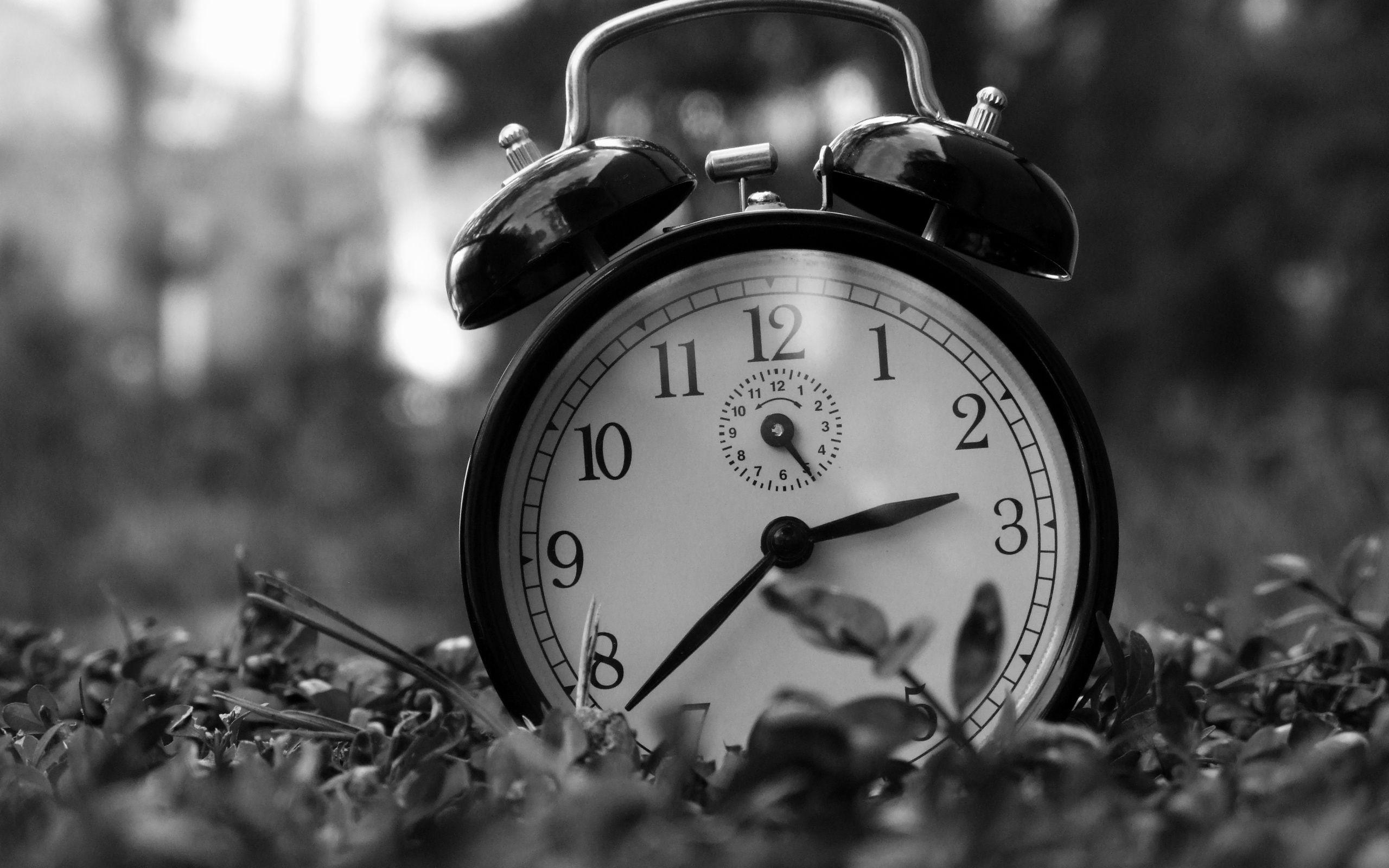 2560x1600 Alarm Clock Wallpaper