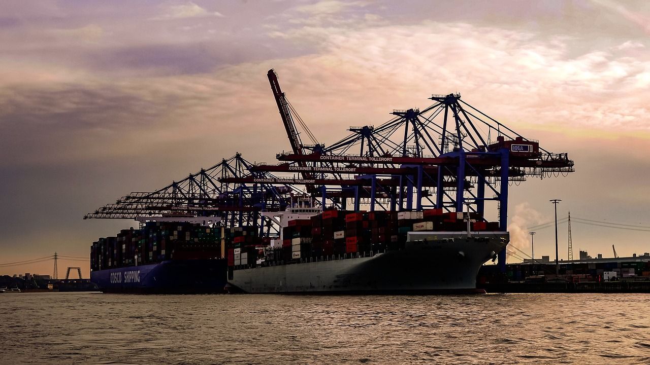 1280x720 Container Ship Loading Dock