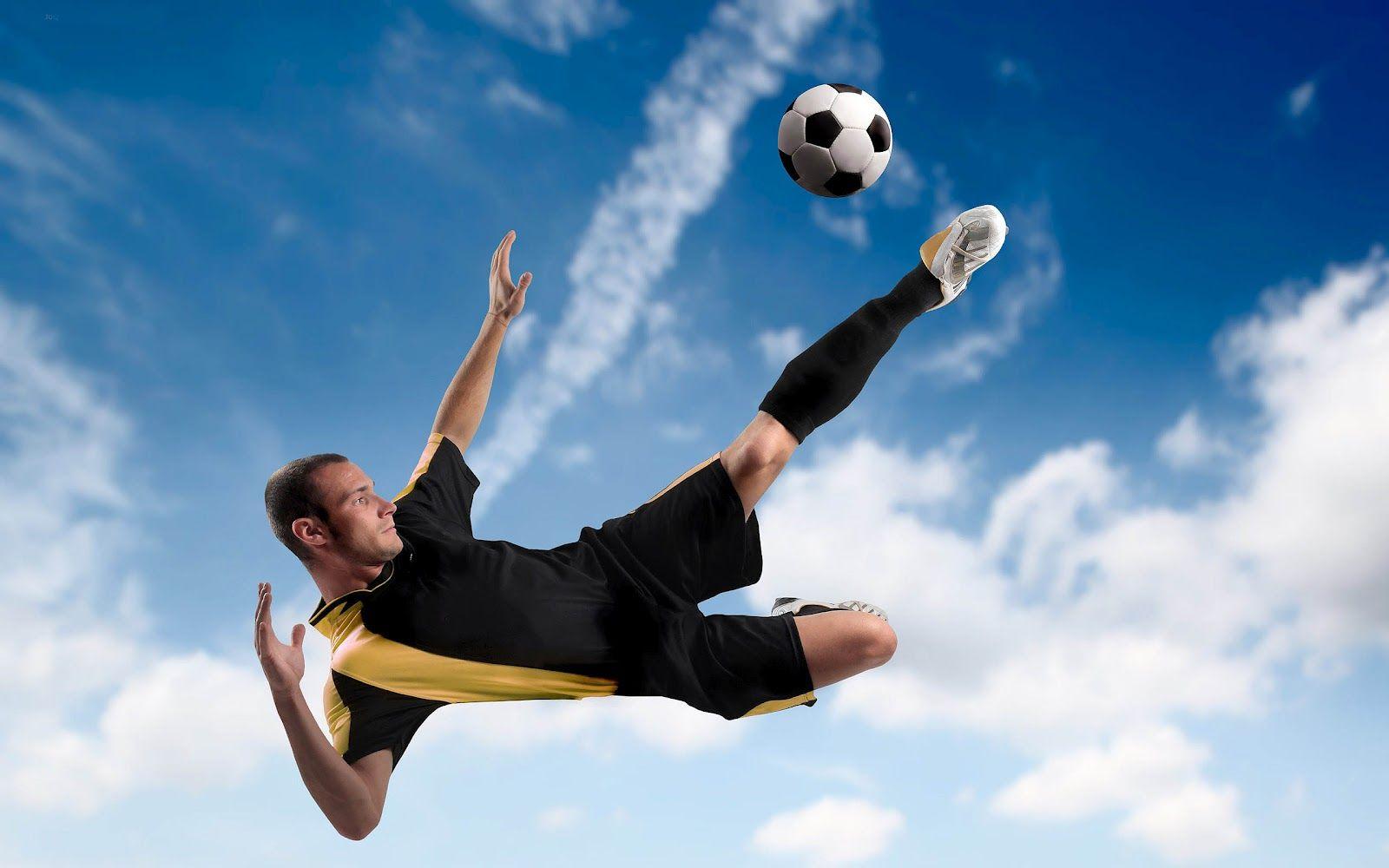 1600x1000 Soccer wallpaper for laptop download
