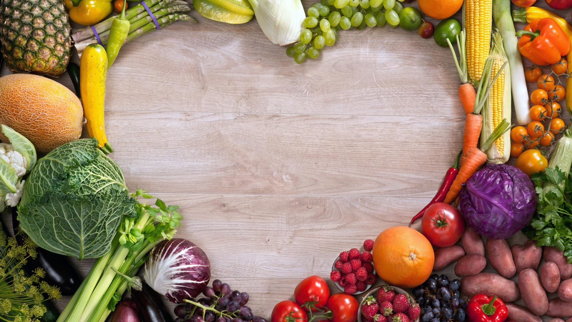 1920x1080 Heart of vegetables on a wooden background Desktop