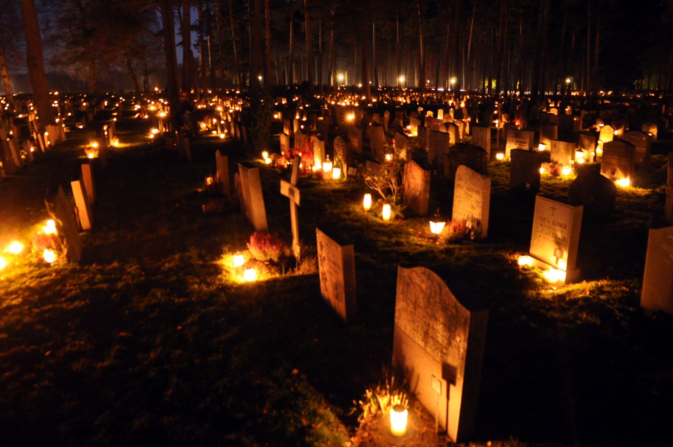 2144x1424 What is All Saints' Day? Meaning