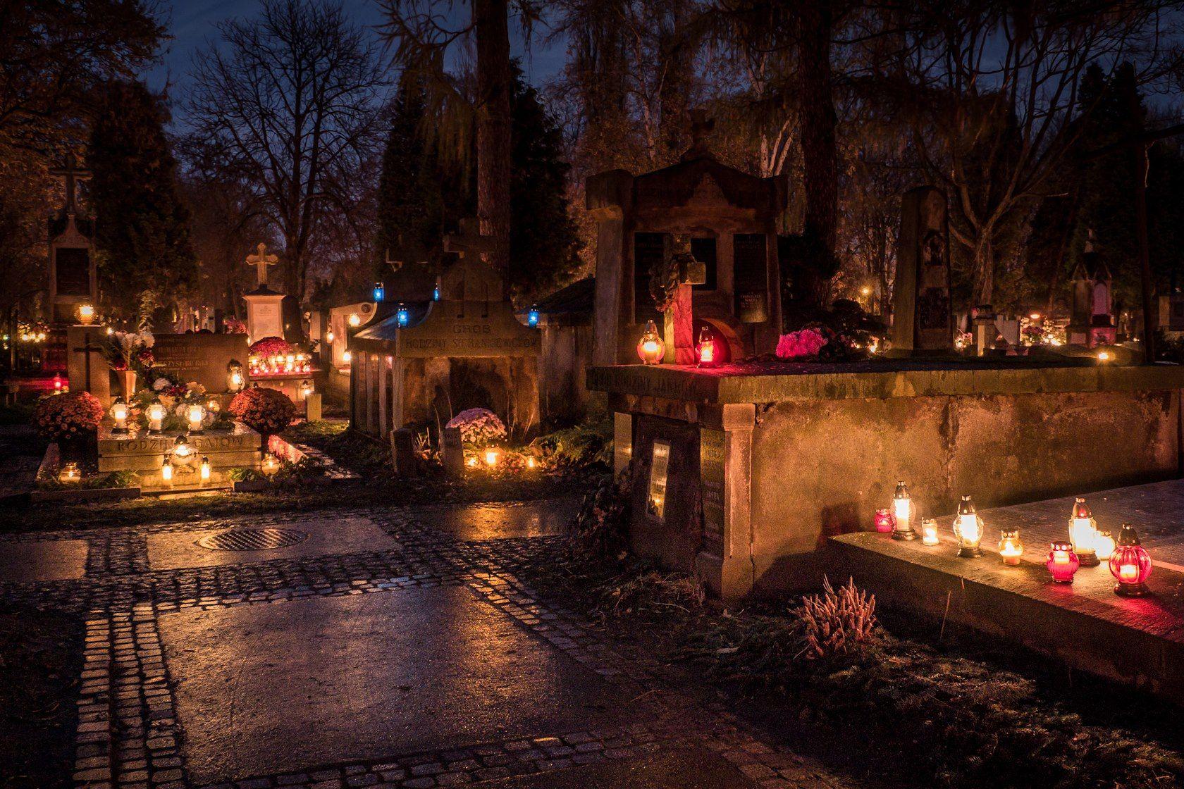 1680x1120 All Saints' Day Wallpaper