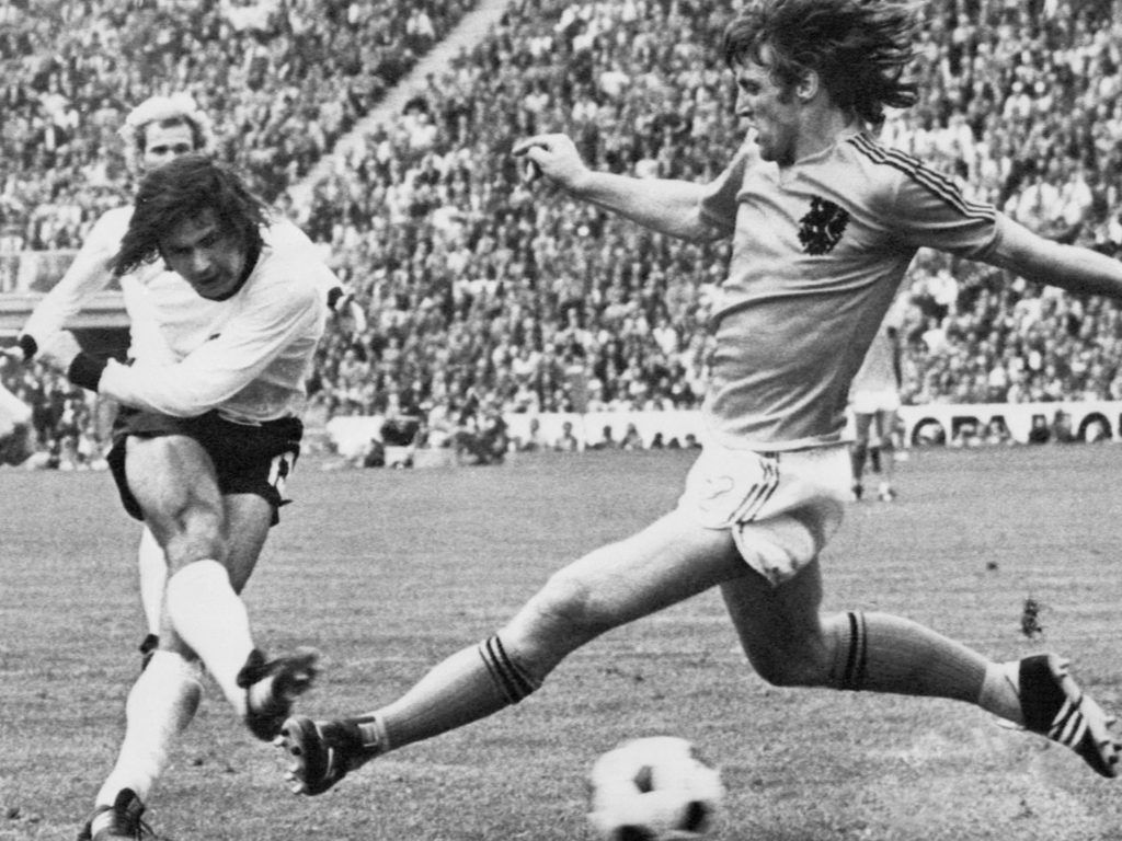 1024x768 Most goals in a calendar year: Lionel