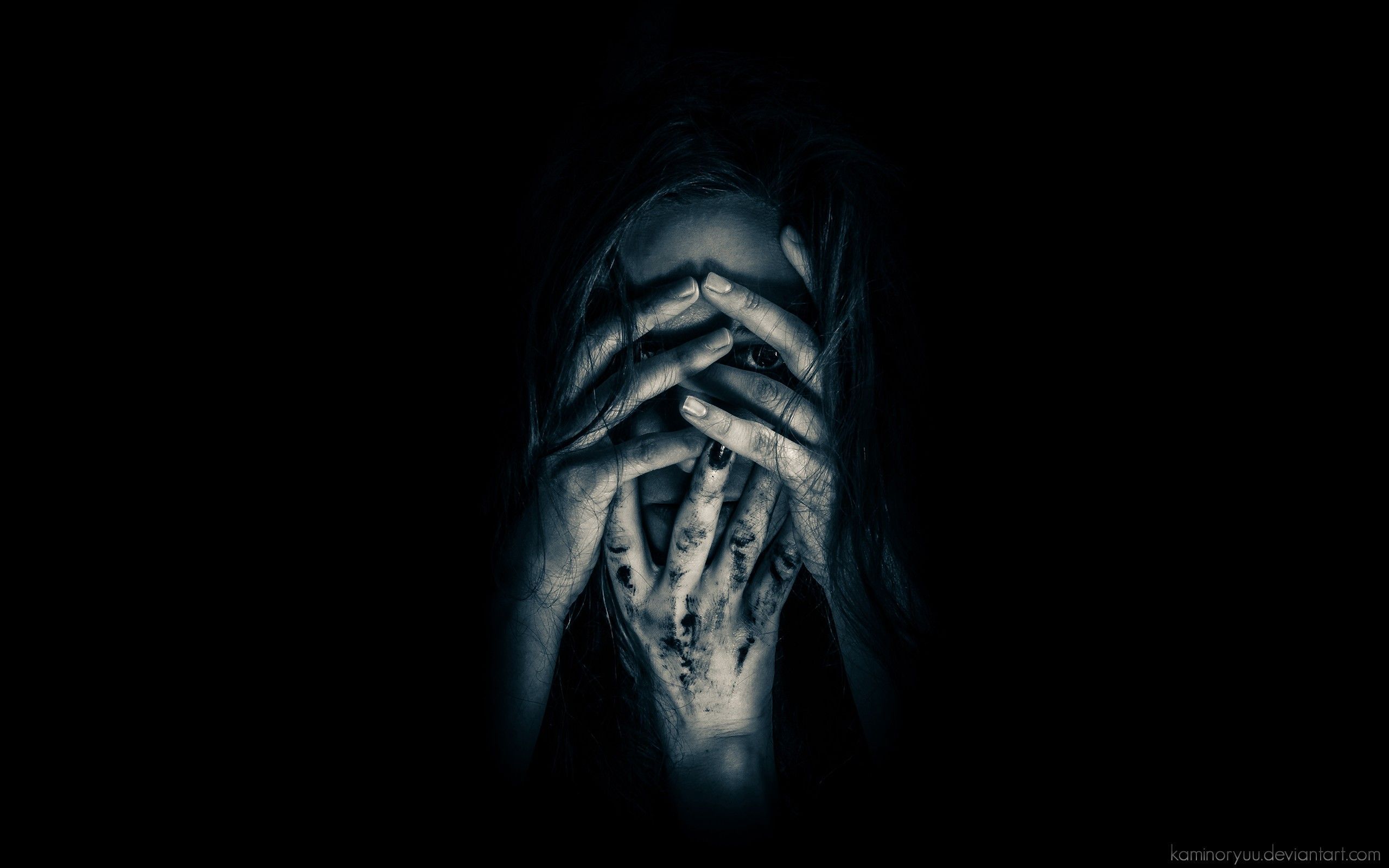 2560x1600 Scary Man Wallpaper