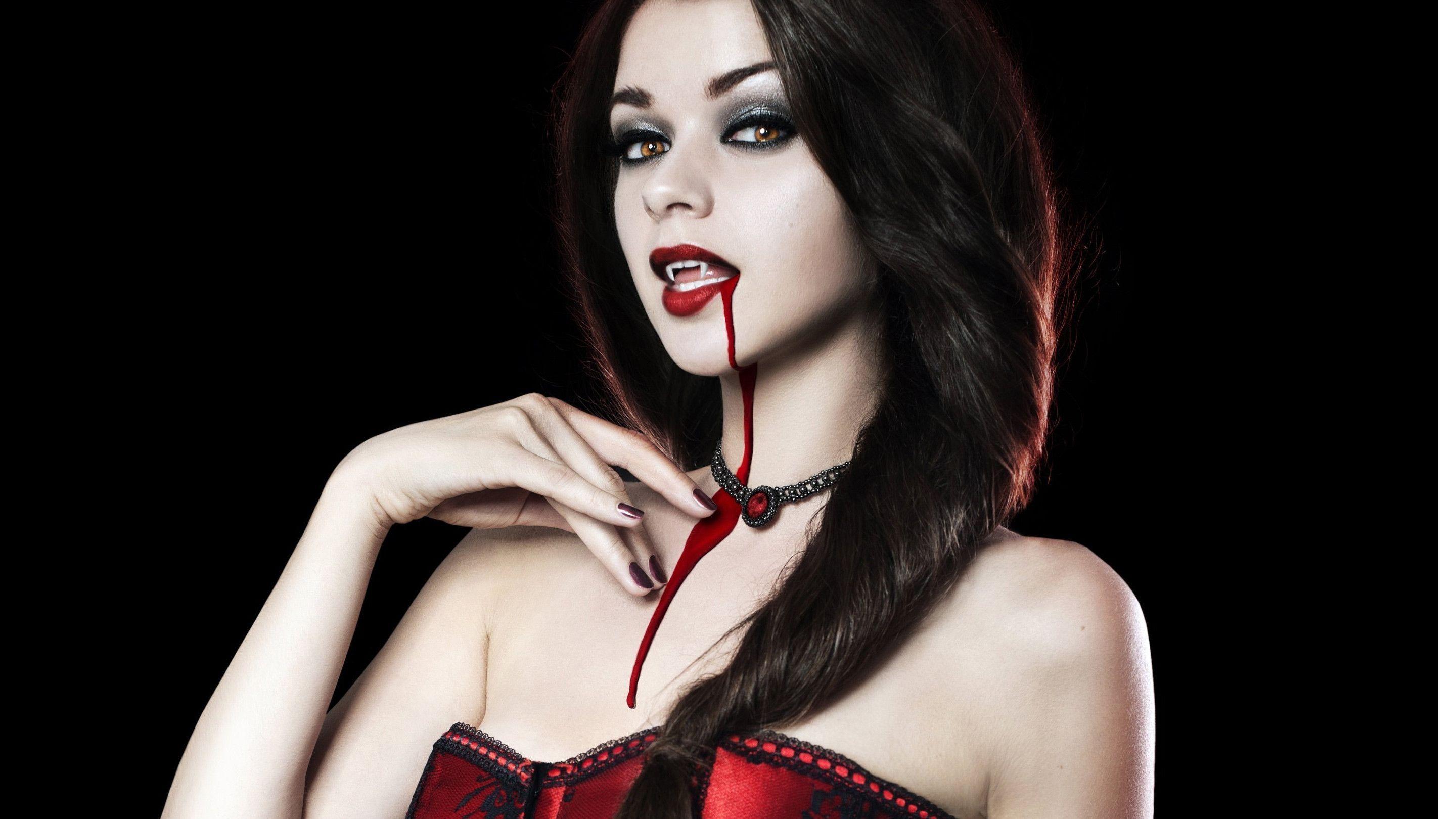 2880x1620 Female Vampire Wallpaper
