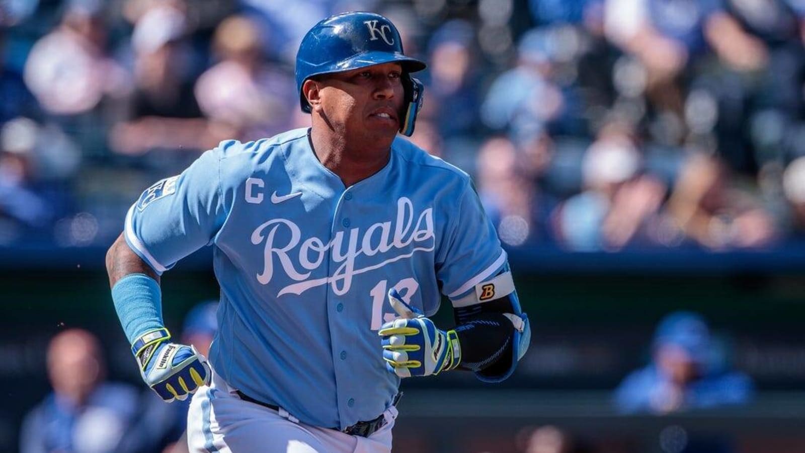 1600x900 Salvador Perez, Royals chase another