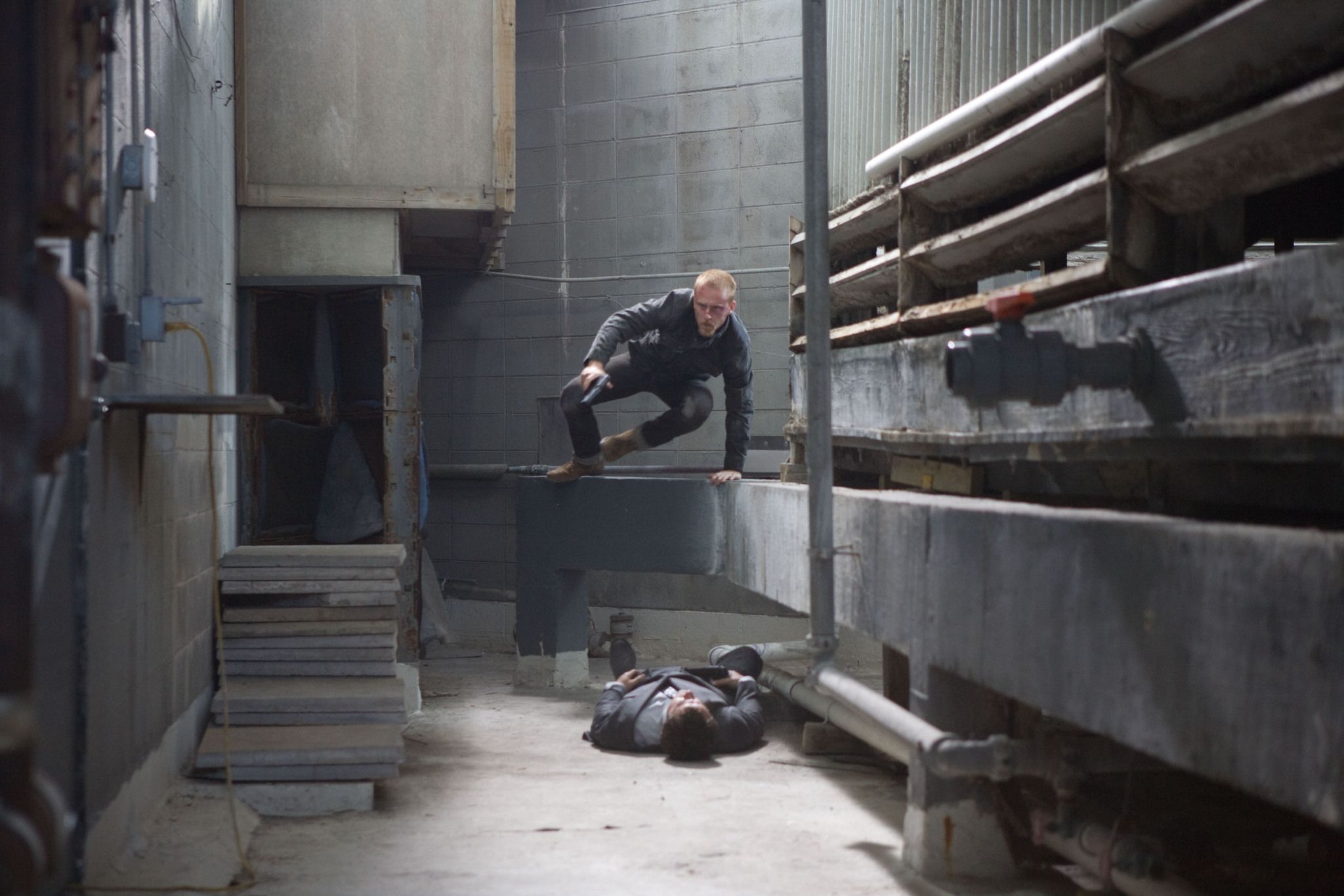 2048x1365 The Mechanic (2011)