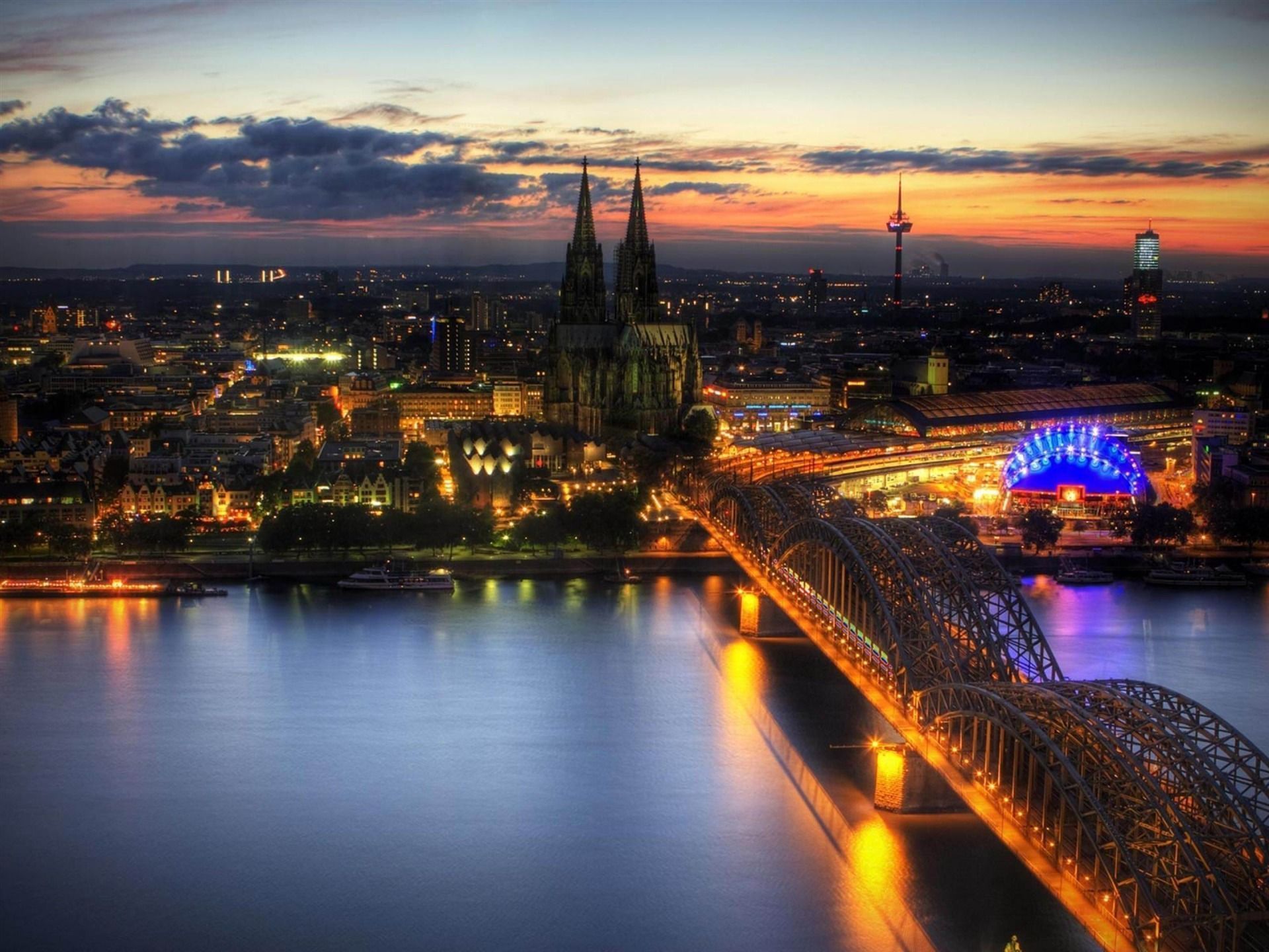 1920x1440 Cologne Night Germany City Photography