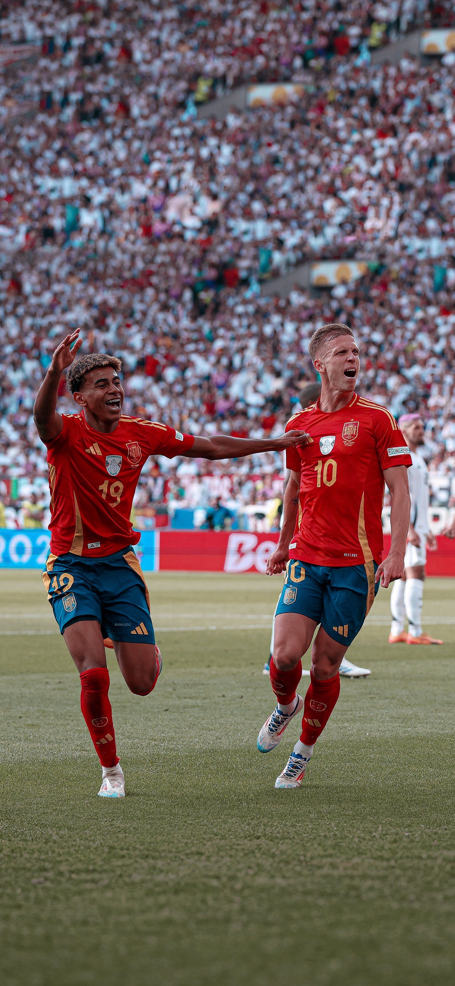 1875x4061 Dani Olmo & Yamal