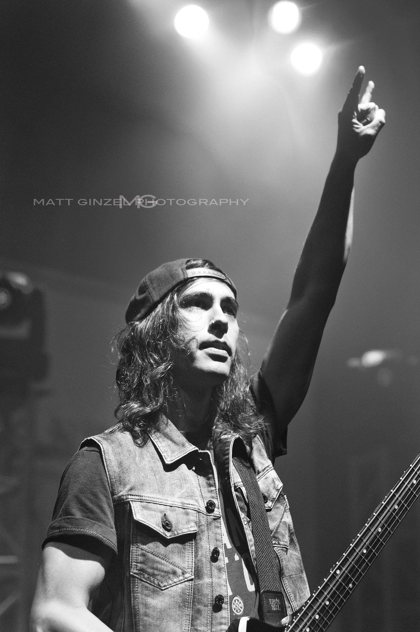 1396x2100 Vic Fuentes Wallpaper