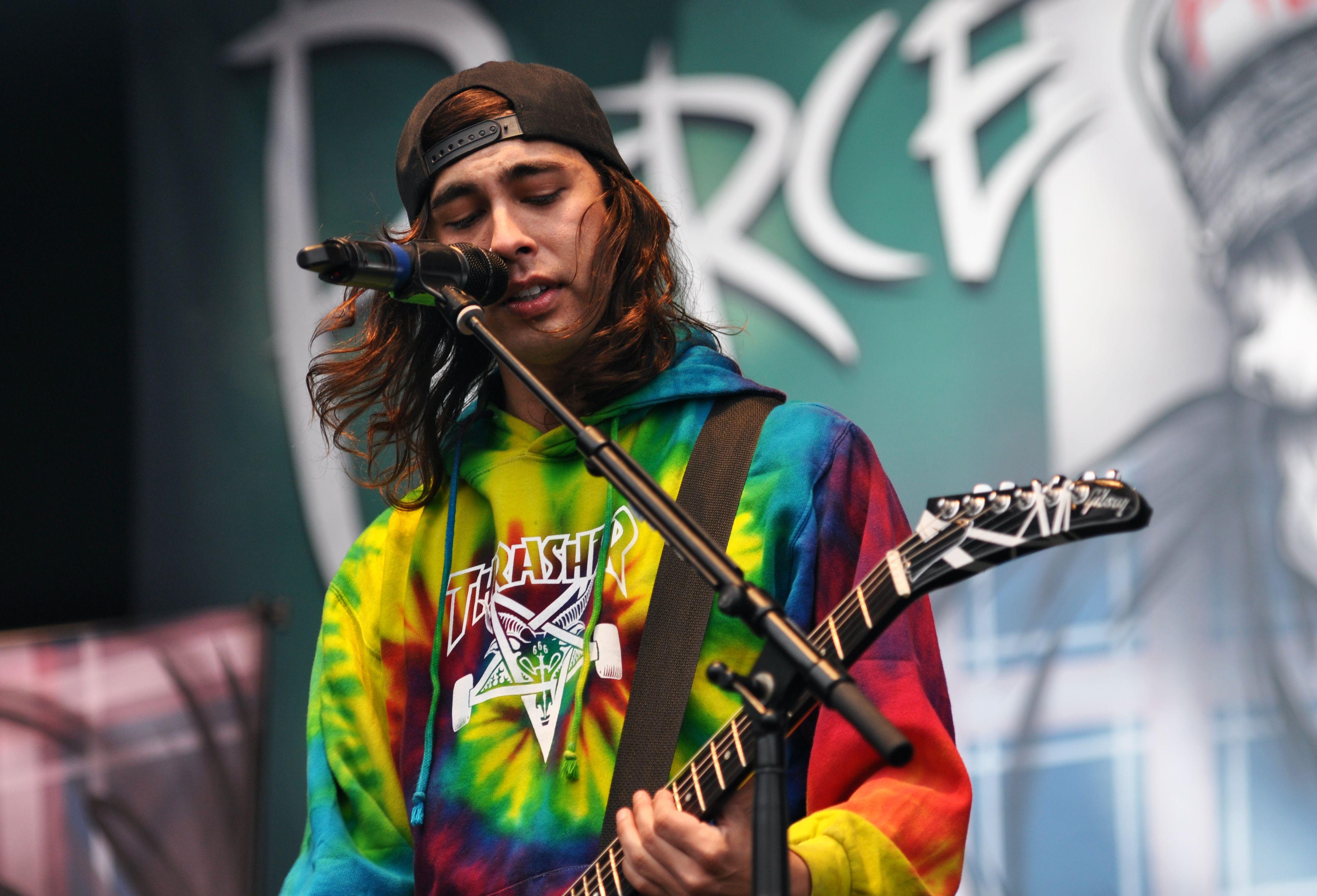 3865x2629 Vic Fuentes Wallpaper