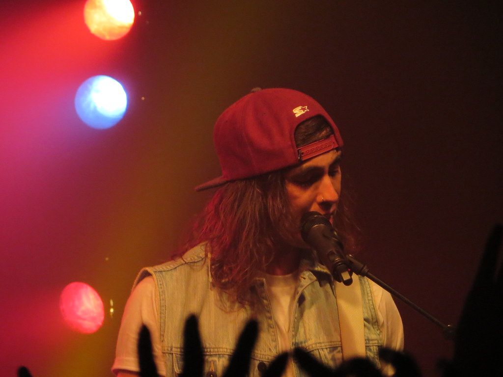 1024x768 Vic Fuentes. Vic Fuentes of Pierce