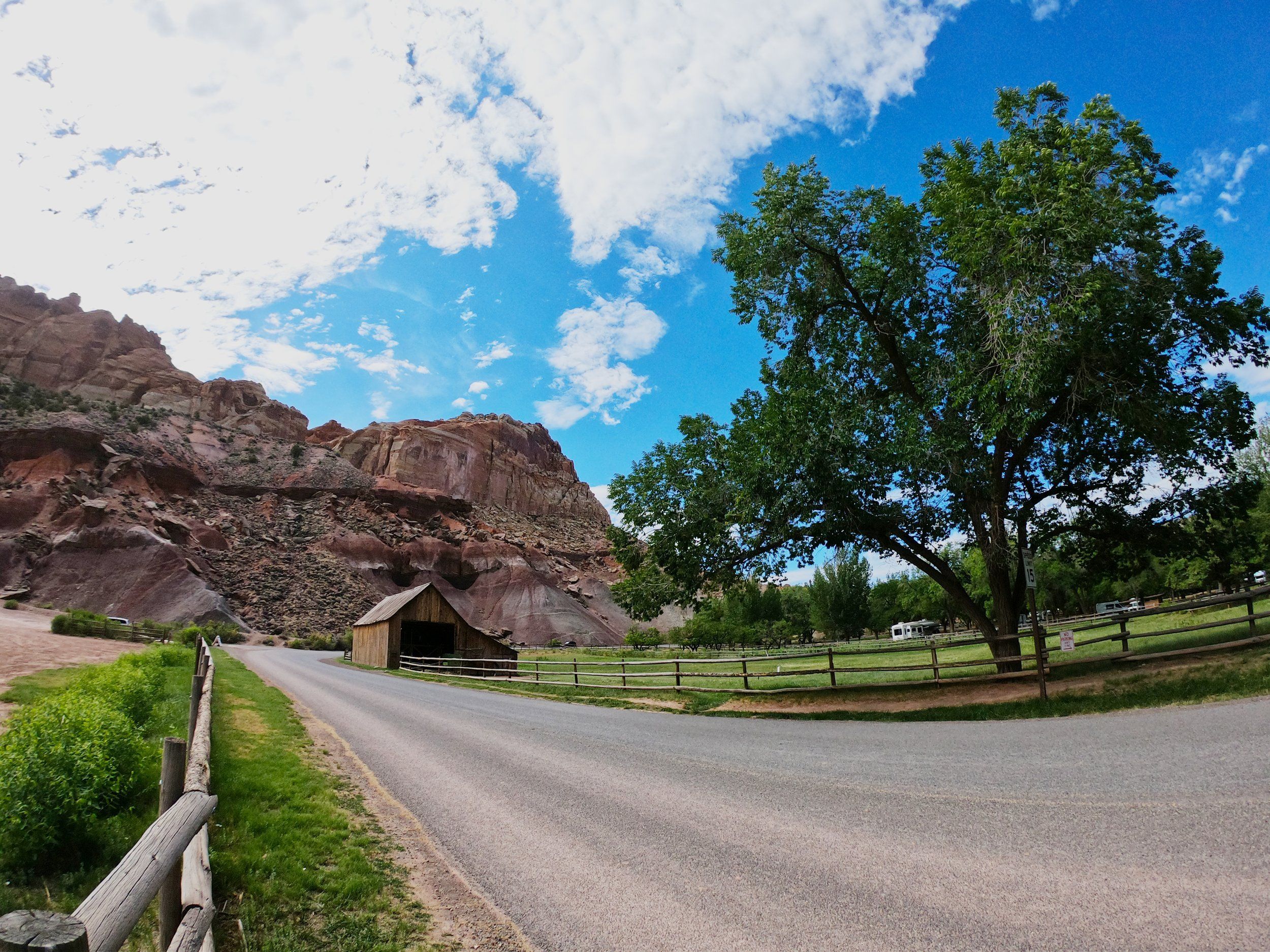 2500x1875 Graveyard: Capitol Reef National Park