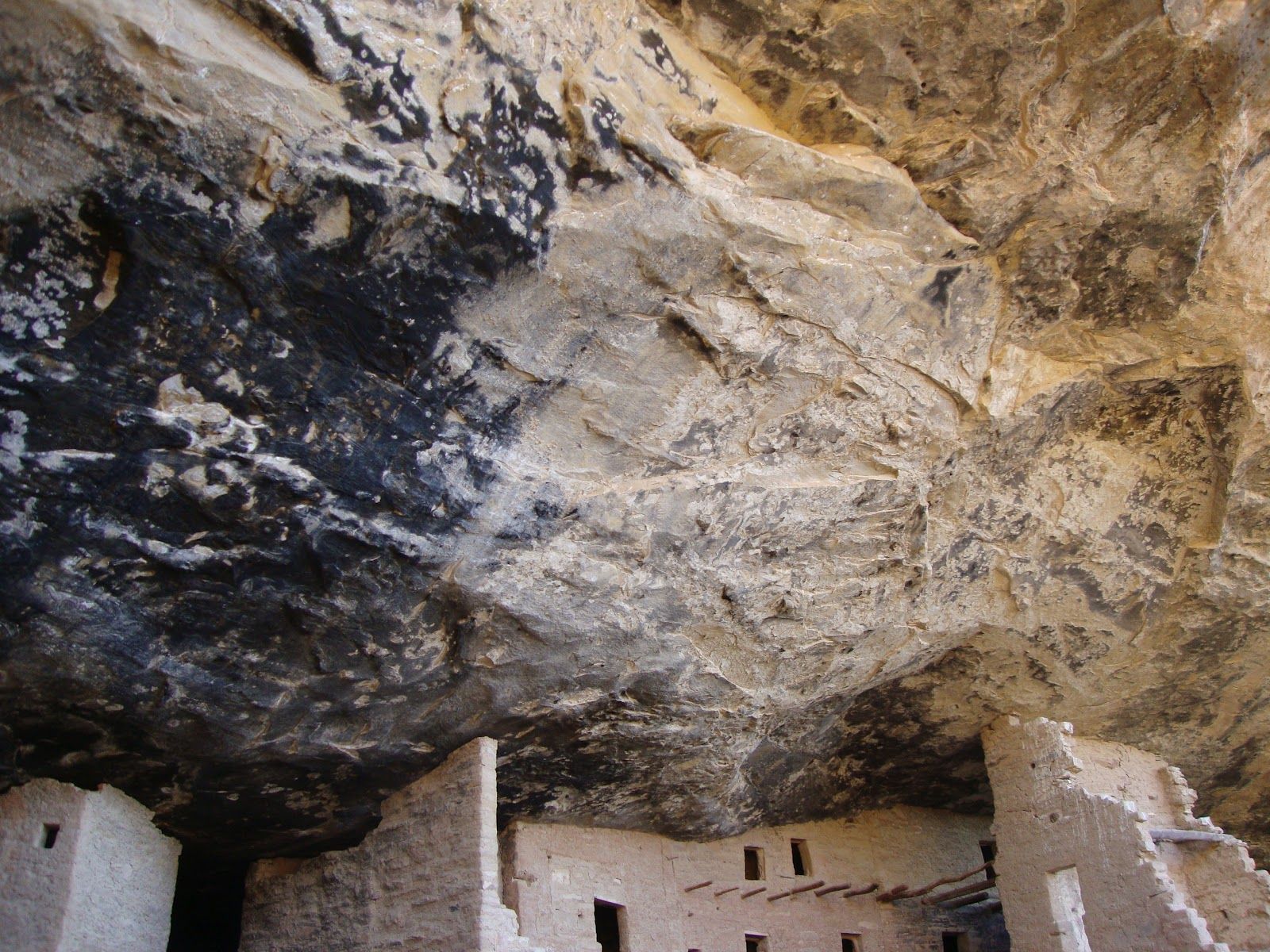 1600x1200 danger garden: Mesa Verde National Park