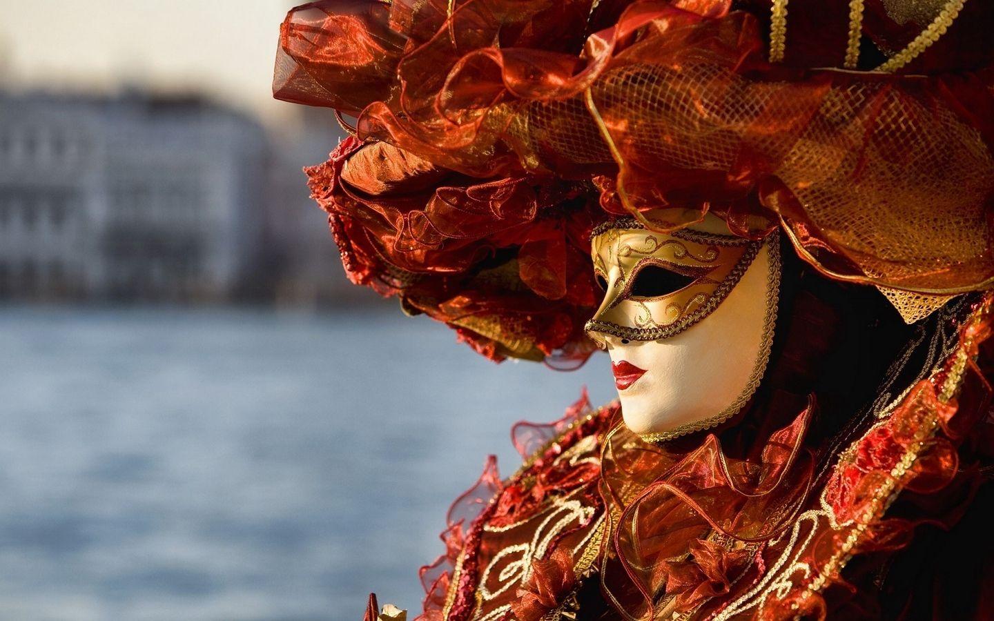 1440x900 Download wallpaper 1440x900 venice, carnival, mask, outfit