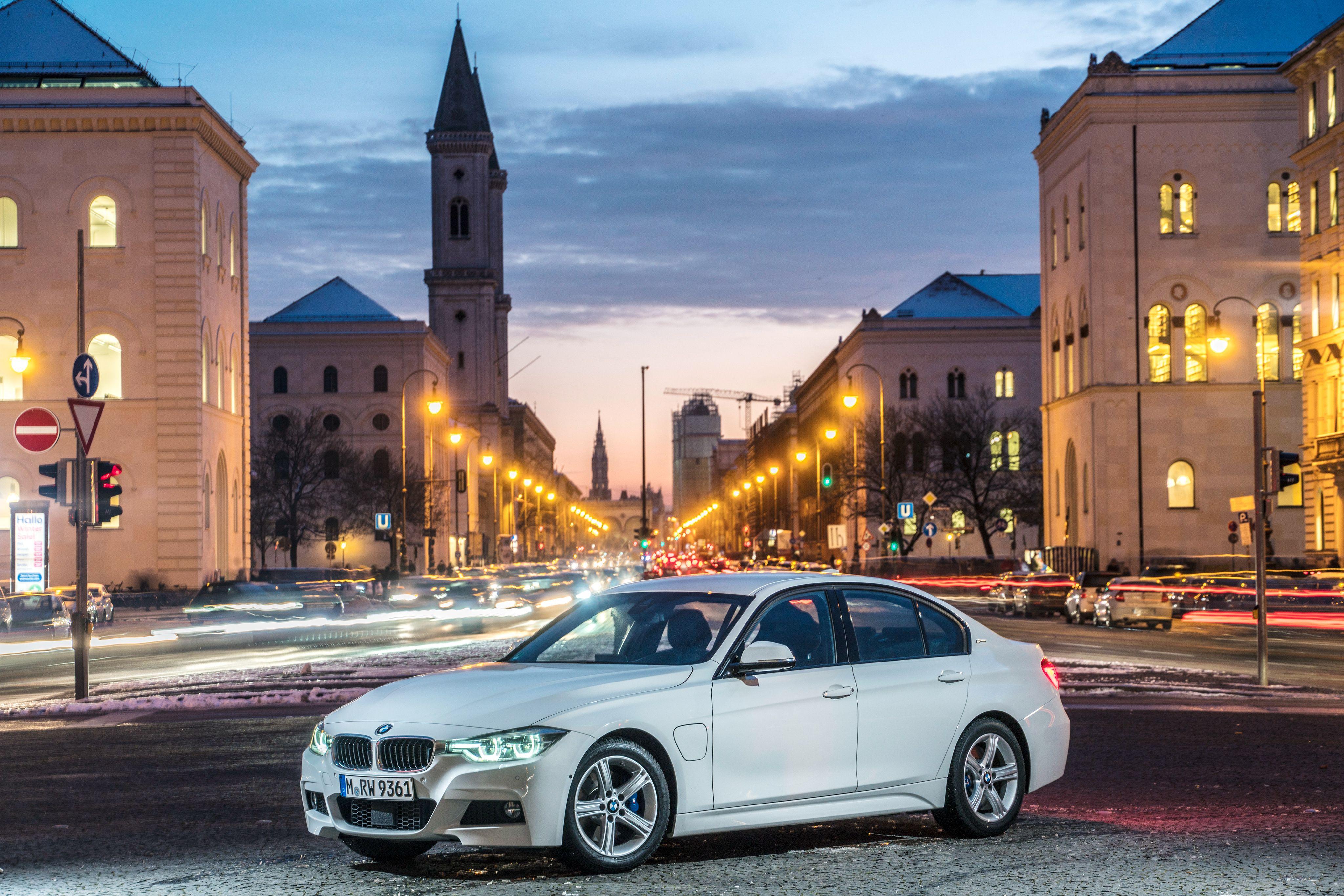 4096x2732 BMW 330e M Sport (F30) White 2016 wallpaper 2018